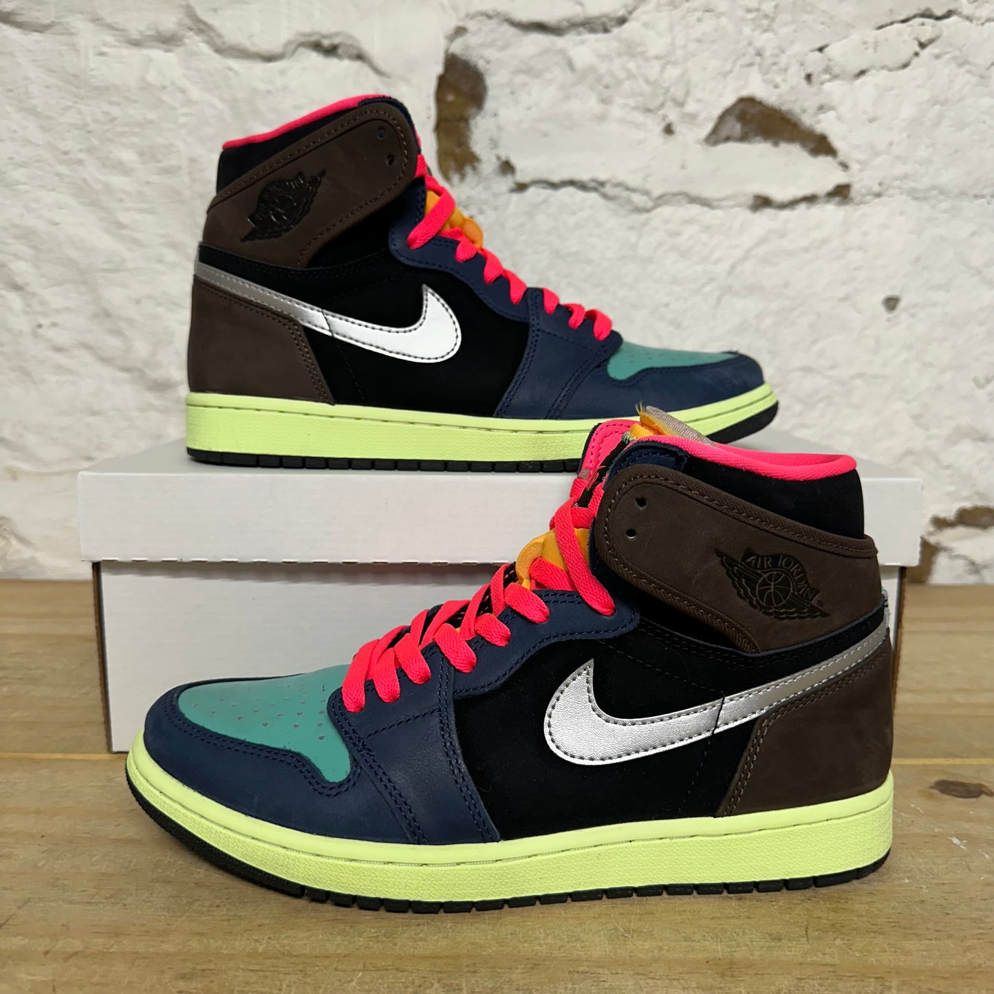 Air Jordan 1 High Tokyo Bio Hack Sz 8.5