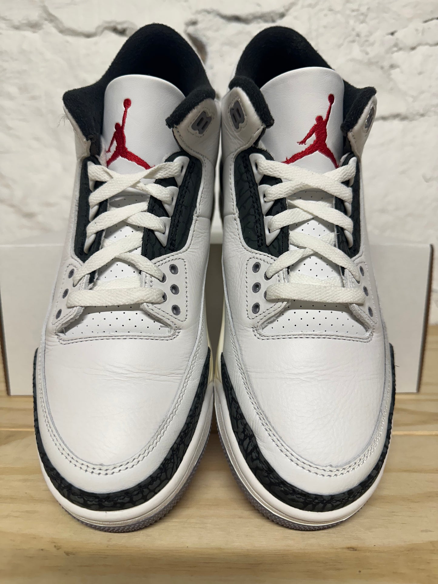 Air Jordan 3 Cement Grey Sz 9