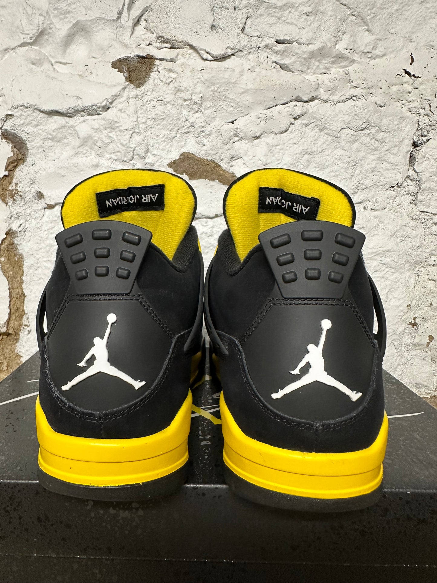 Air Jordan 4 Thunder Sz 10.5
