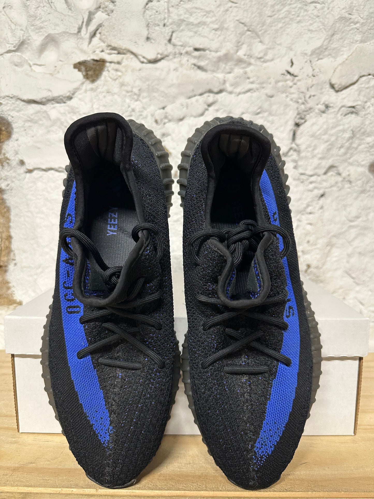 Yeezy 350 V2 Dazzling Blue Sz 11.5