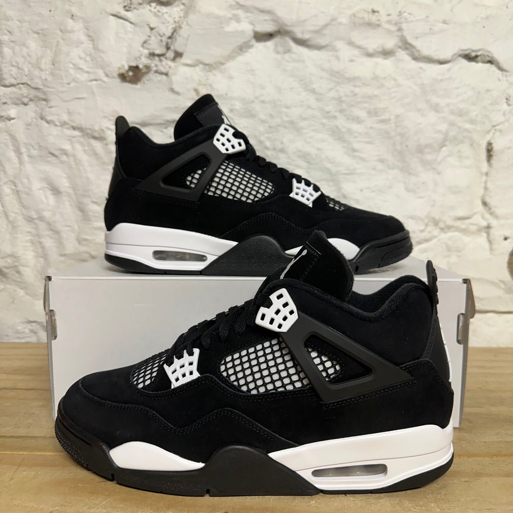 Air Jordan 4 White Thunder Sz 10 DS