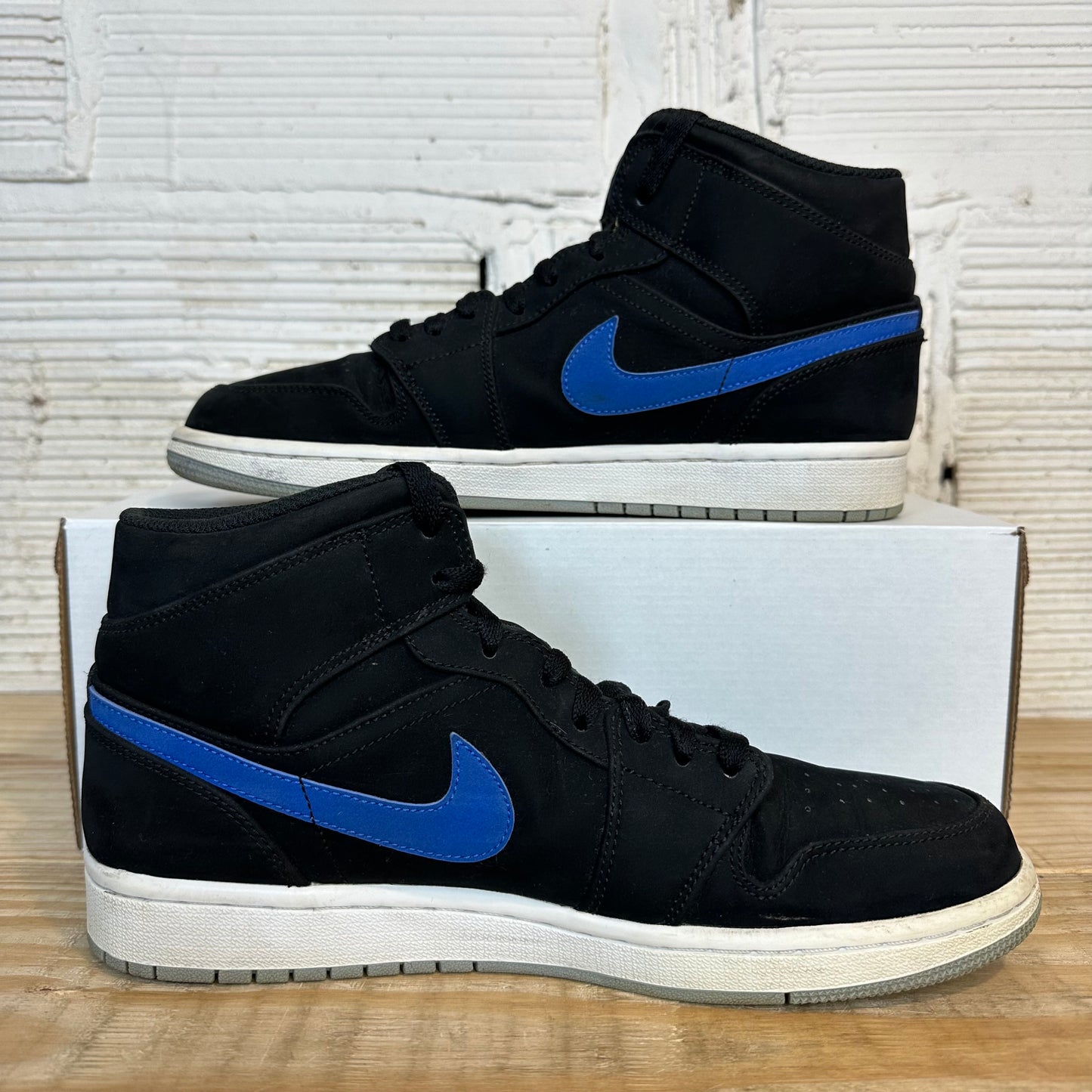 Air Jordan 1 Mid Multi Color Swoosh Sz 9.5
