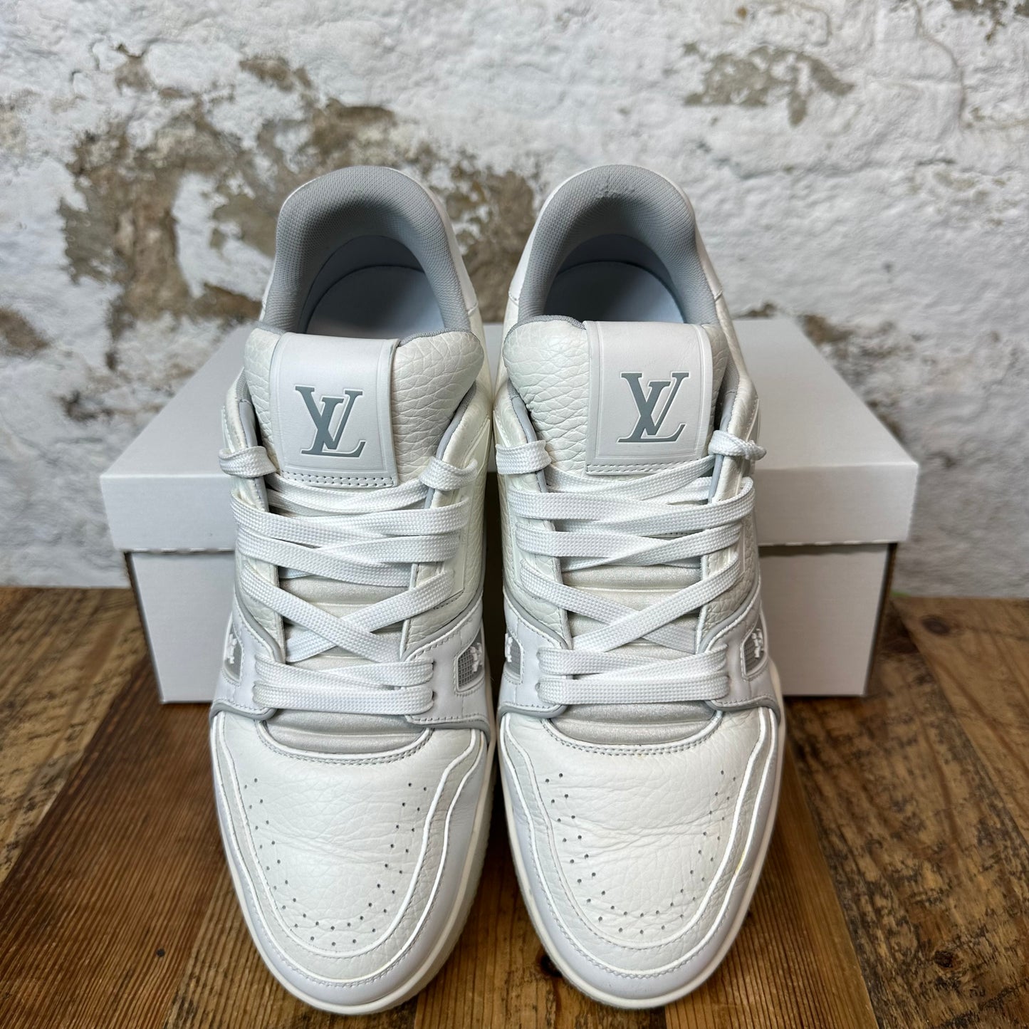 Louis Vuitton White Cream Trainer Sneaker Sz 8.5 (7LV) No Box