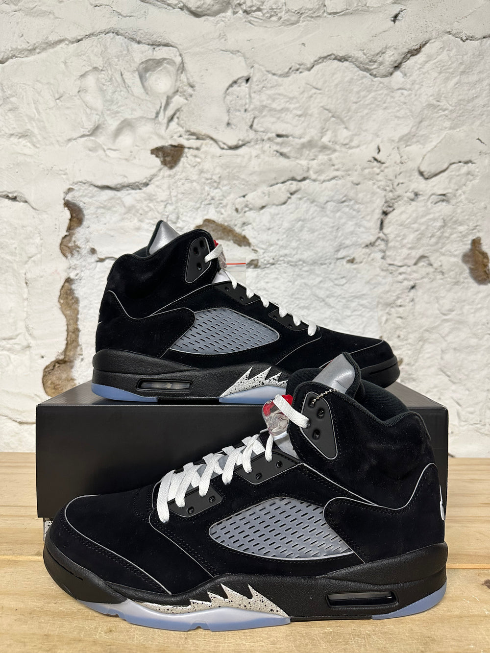 Air Jordan 5 Black Metallic Reimagined Sz 12 DS