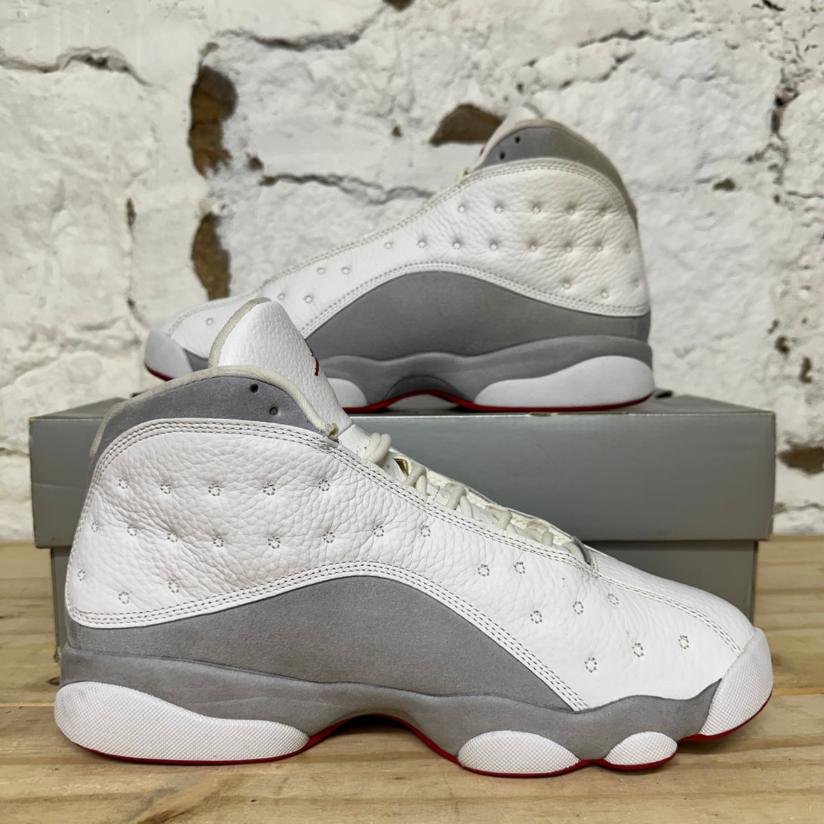 Air Jordan 13 Wolf Grey Sz 9.5