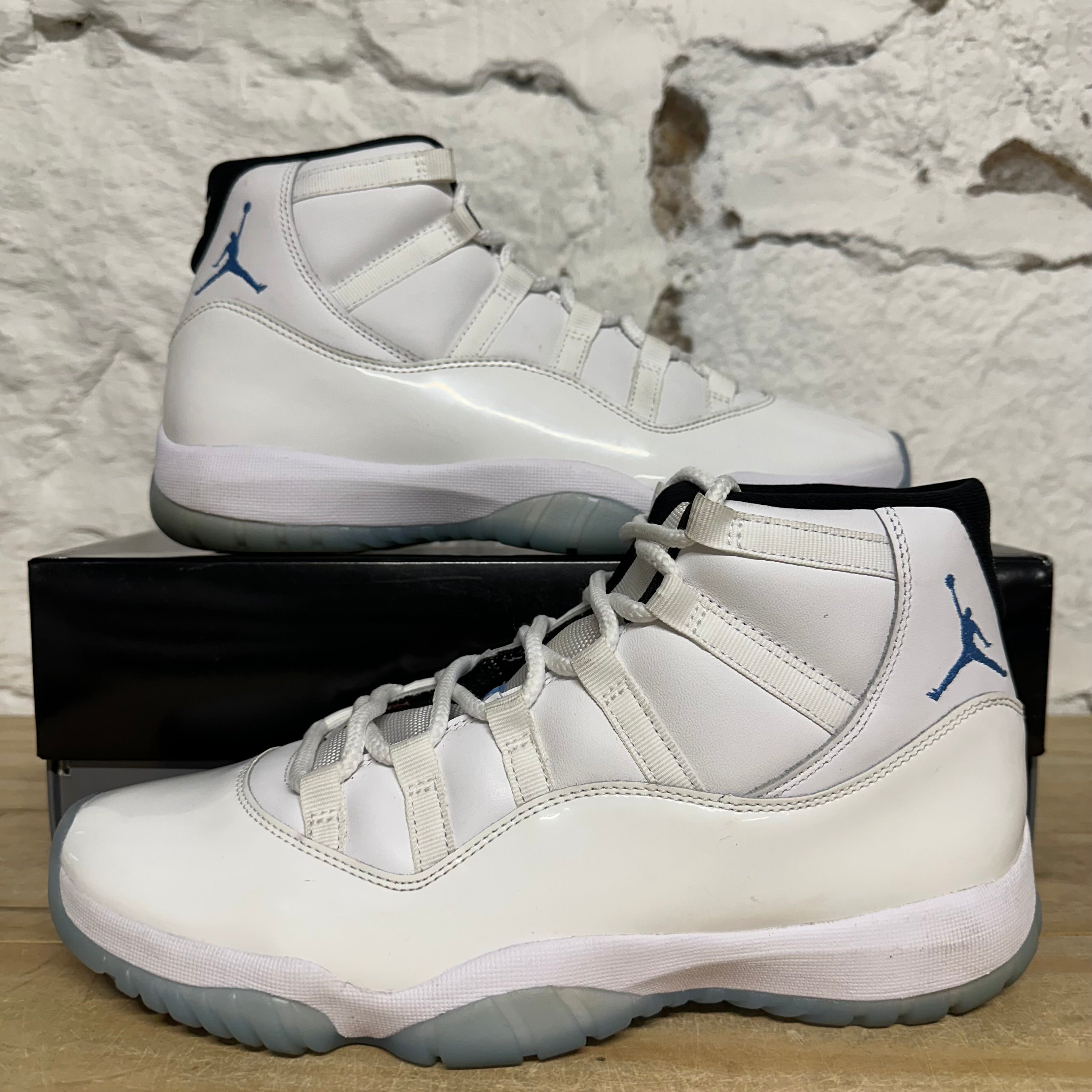 Air Jordan 11 High Legend Blue Sz 10.5