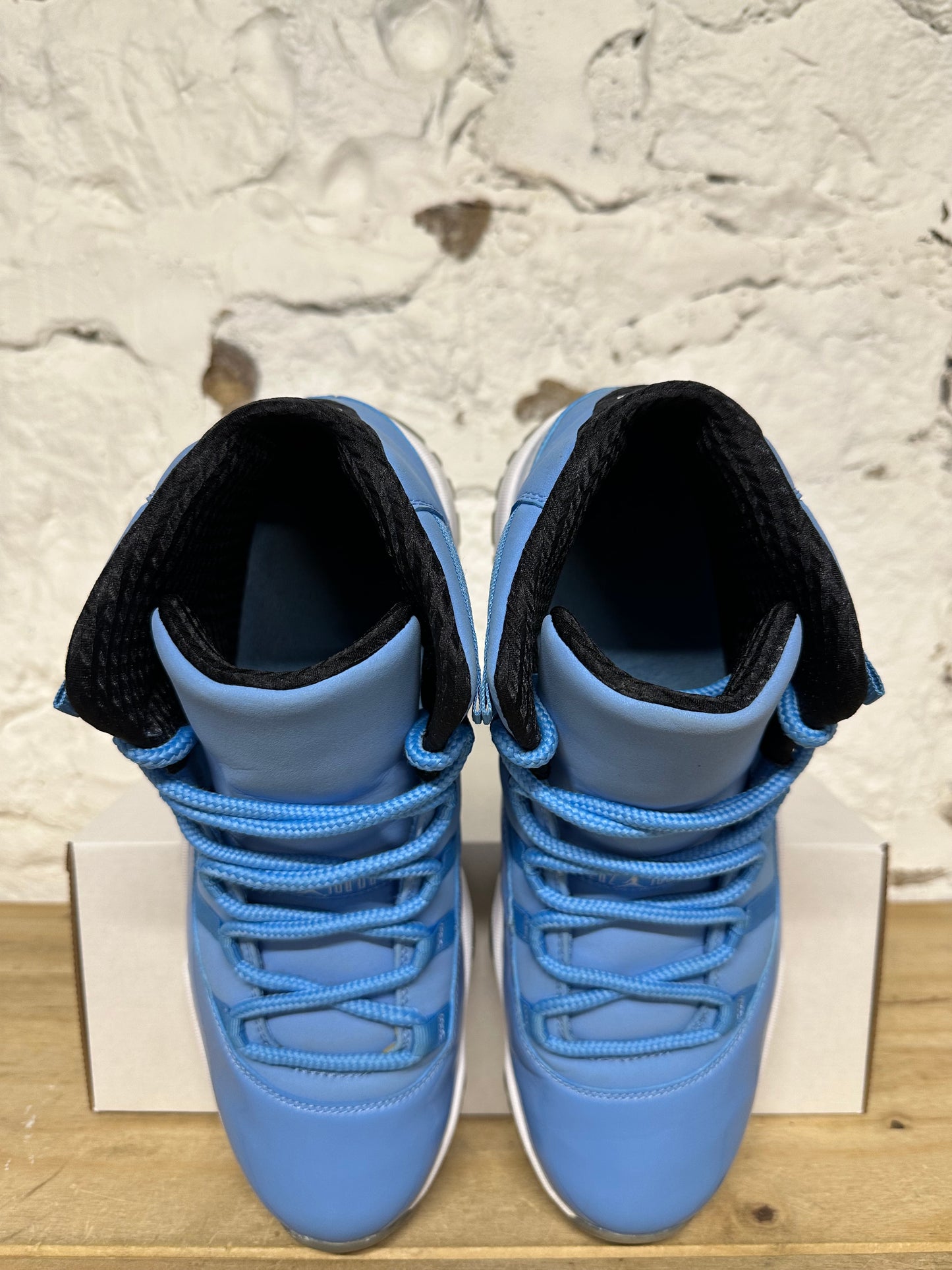 Air Jordan 11 High Pantone Sz 12