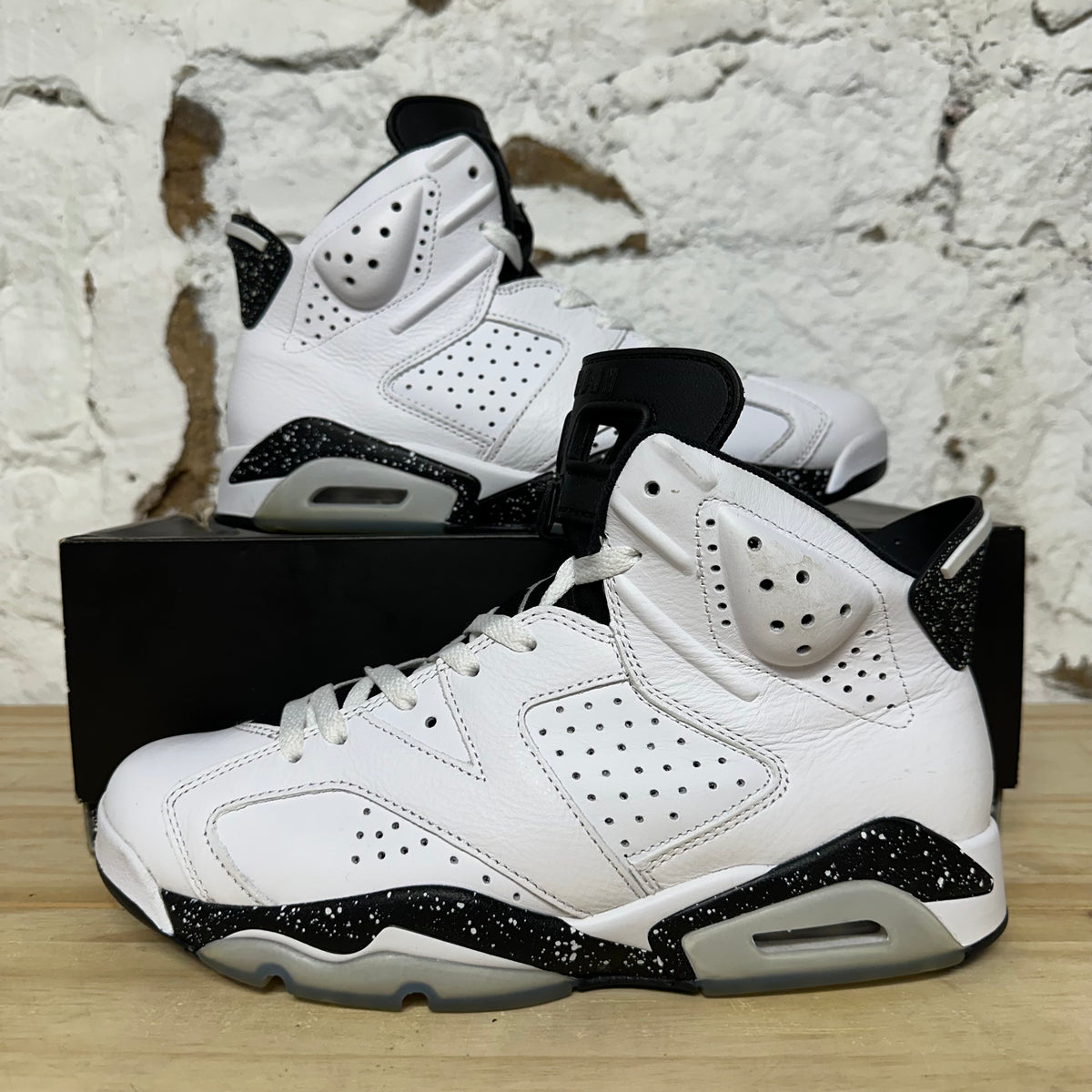 Air Jordan 6 Reverse Oreo Sz 9.5