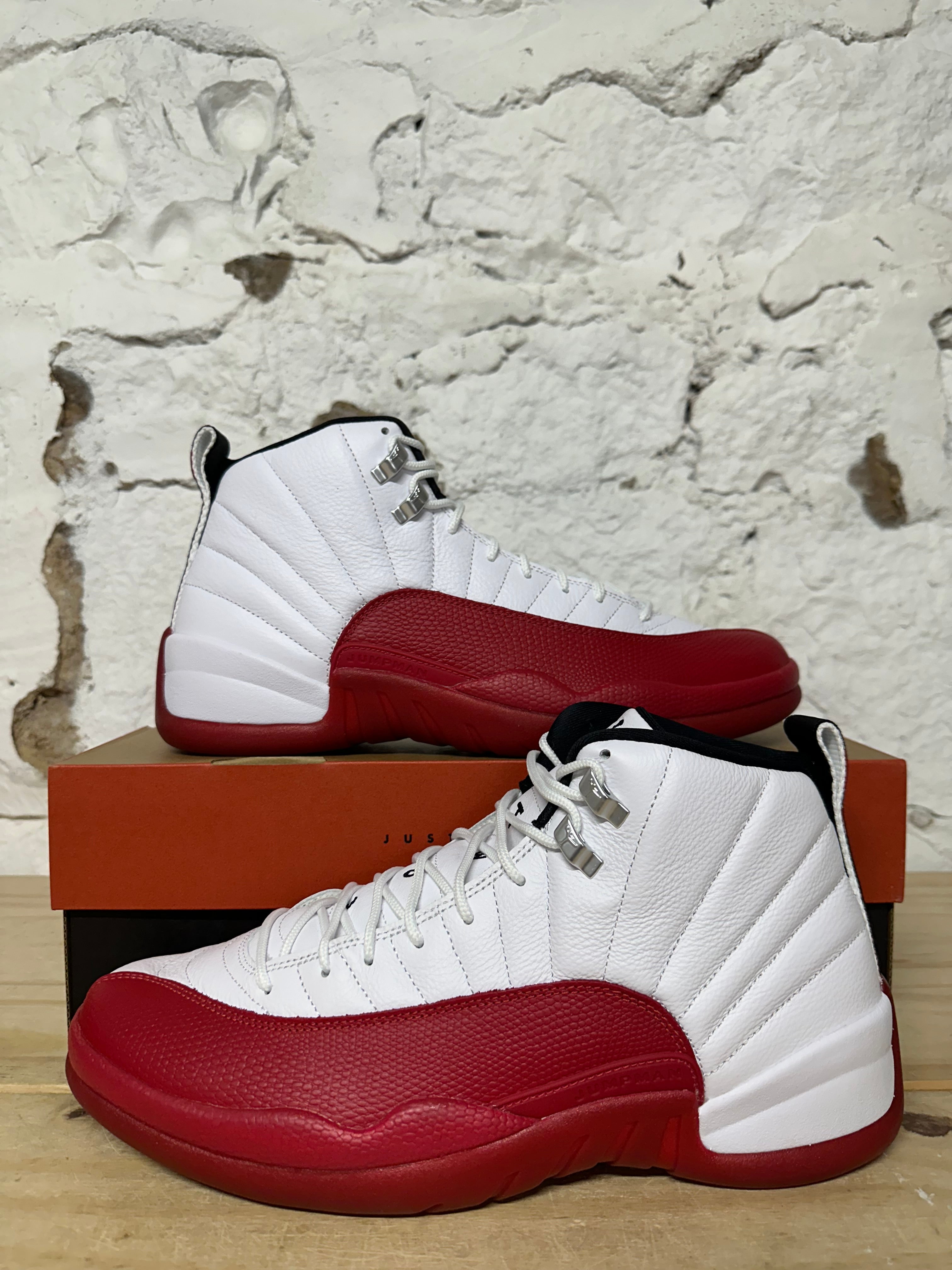 Air Jordan 12 Cherry Sz 12 DS