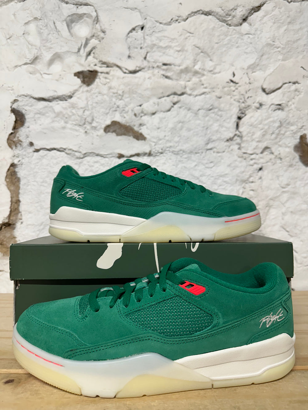 Jordan Flight Court Malachite Sz 9.5