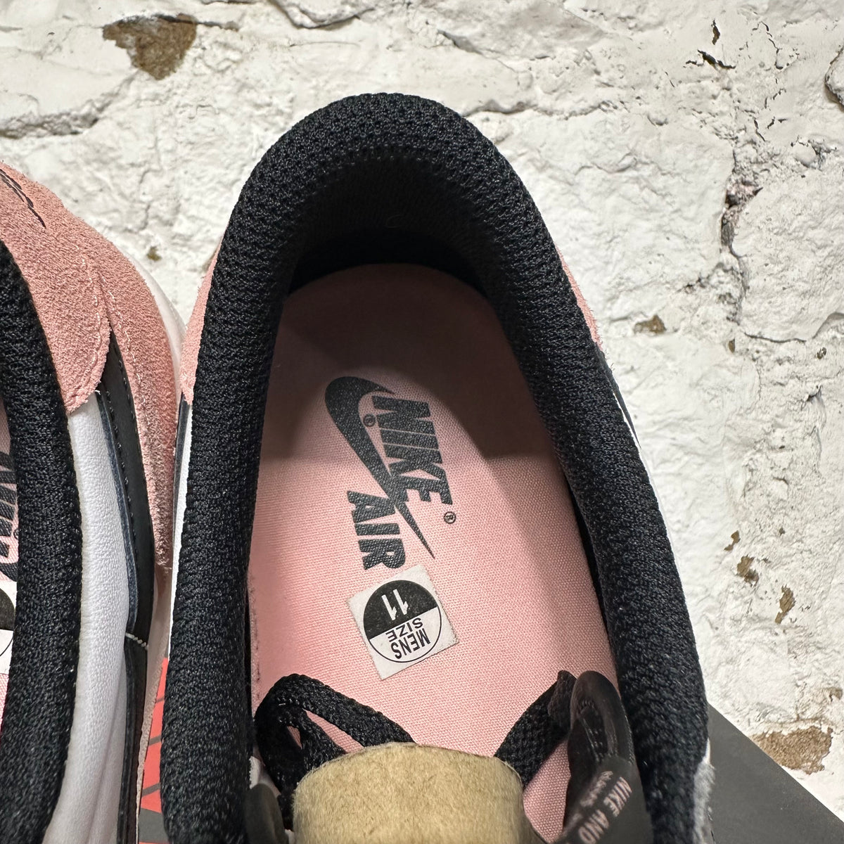 Air Jordan 1 Low Bleached Coral Sz 10.5