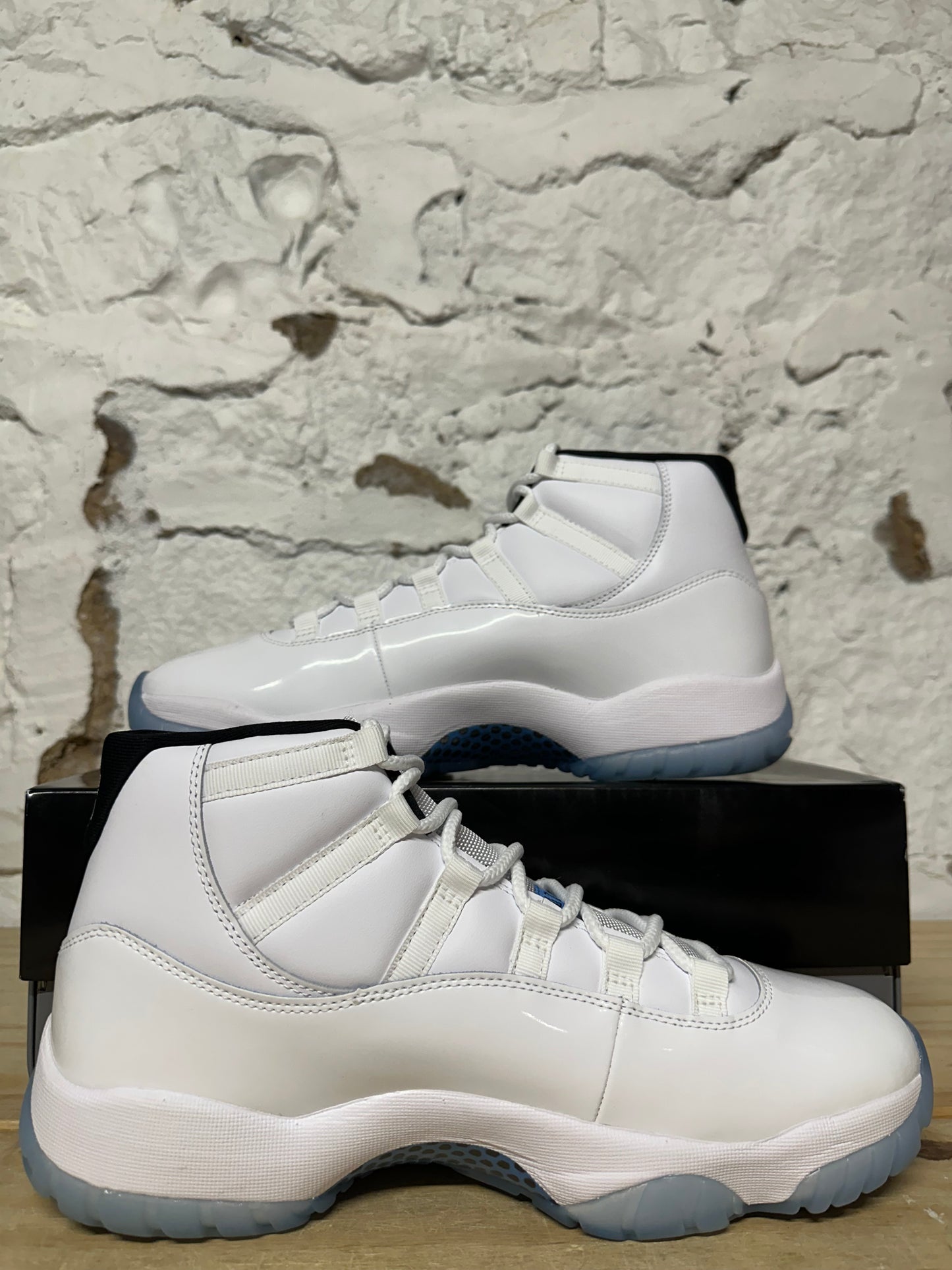 Air Jordan 11 High Legend Blue Sz 11.5 DS