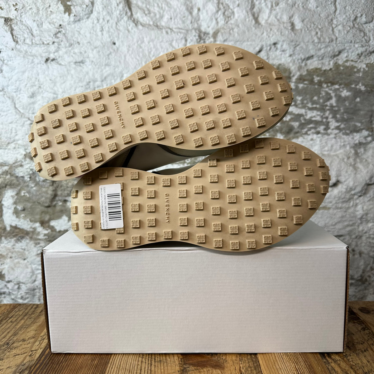 Givenchy GIV Beige White Grey Runner Sneaker Sz 11 (44)