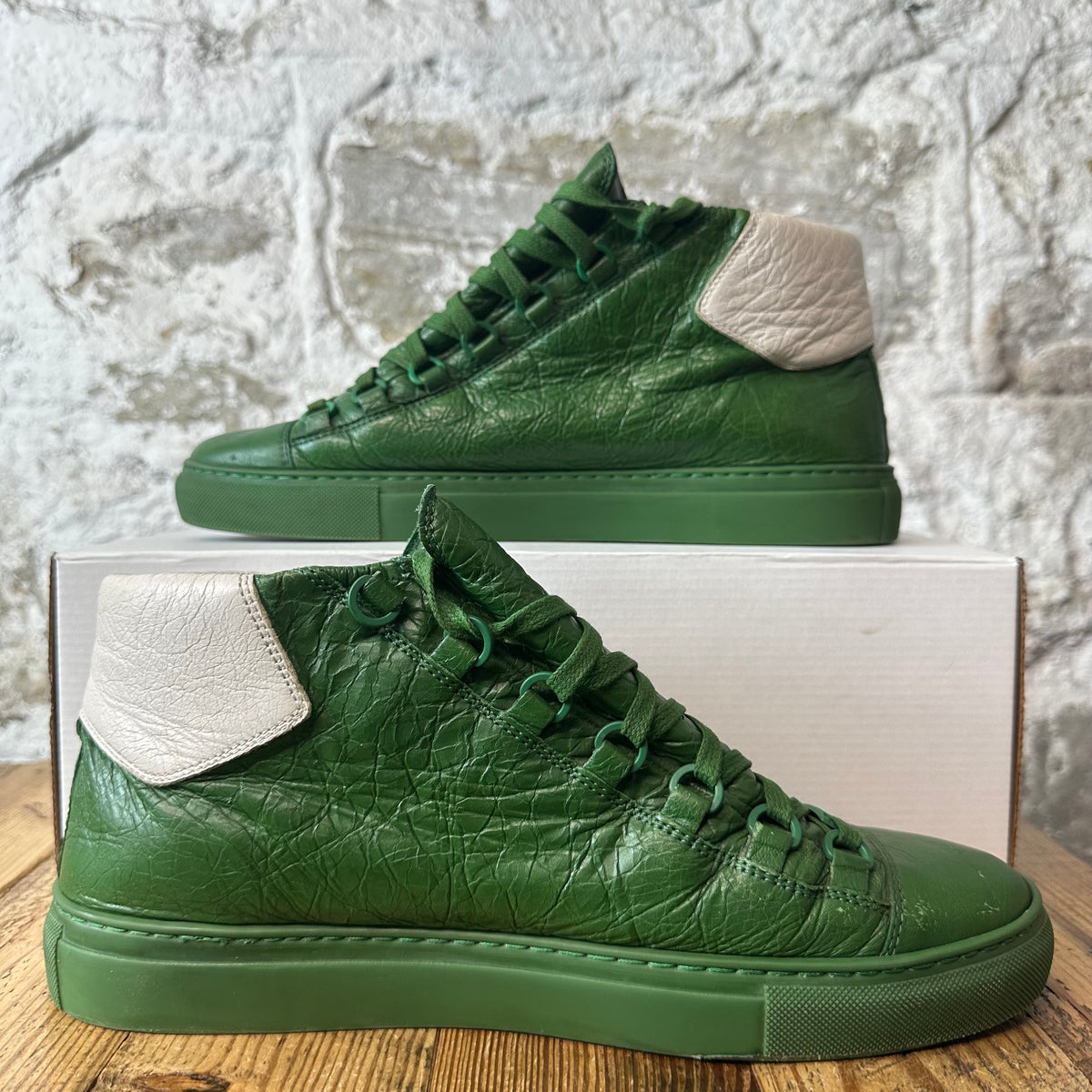 Balenciaga Arena White Green Leather Sneaker Sz 9 (42)