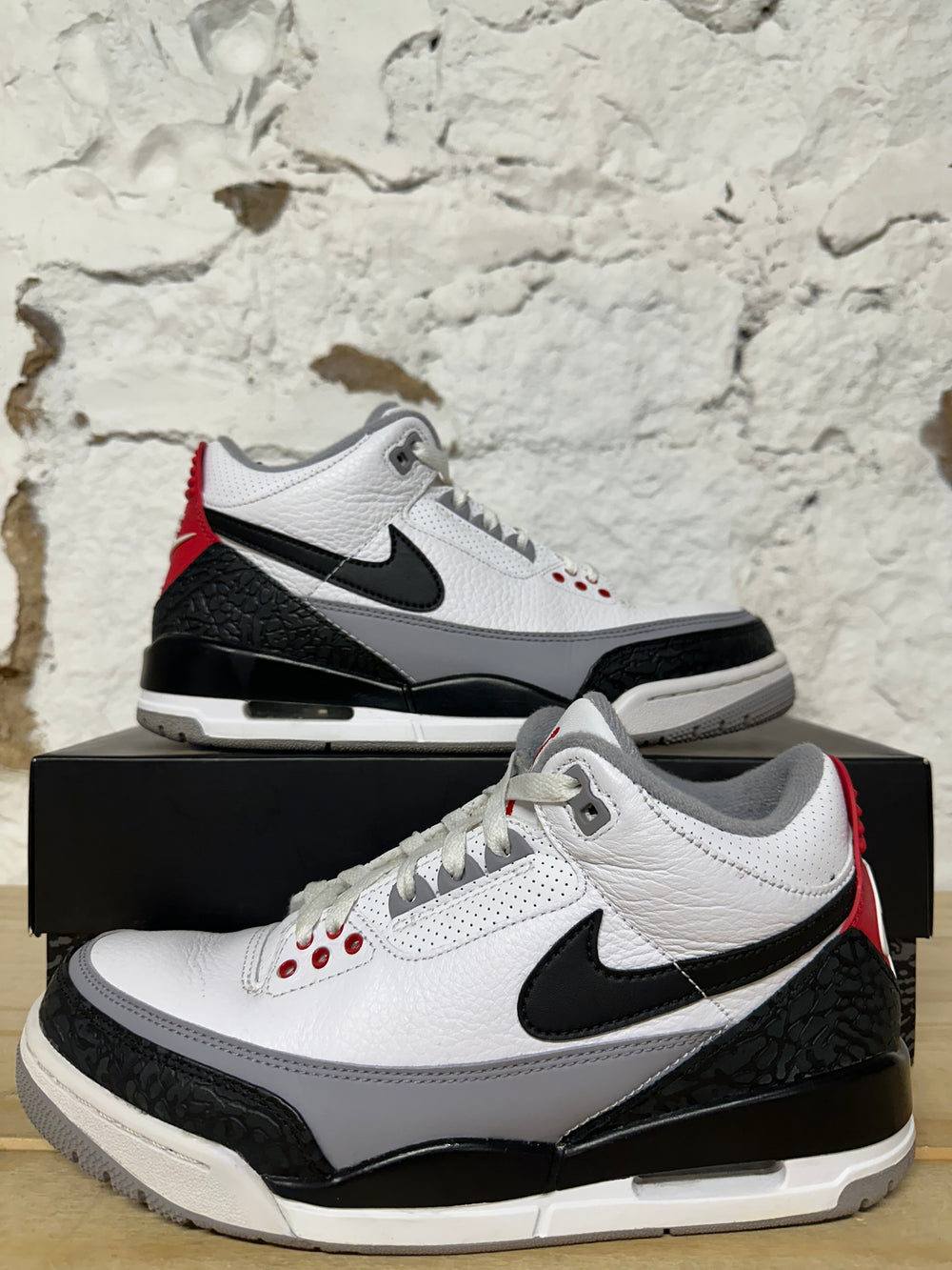 Air Jordan 3 Tinker Hatfield Sz 8