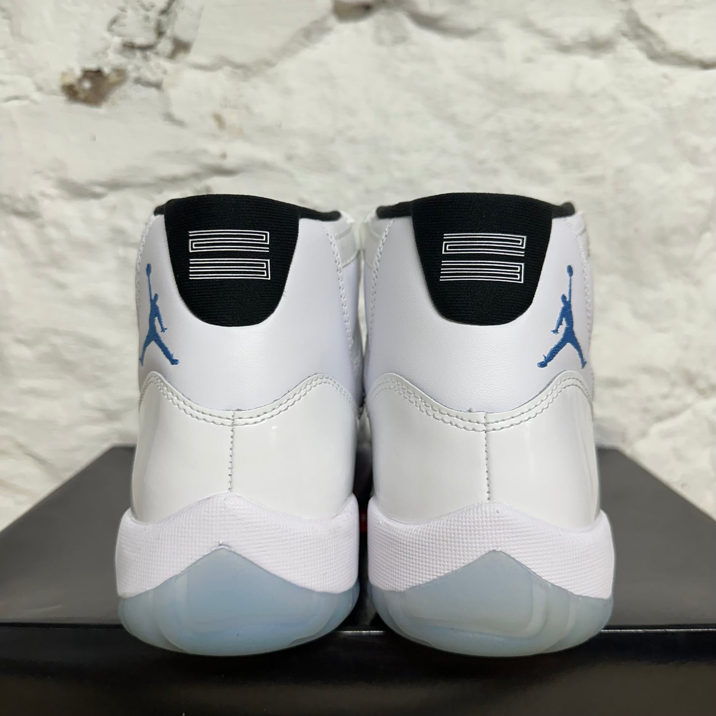 Air Jordan 11 High Legend Blue Sz 9