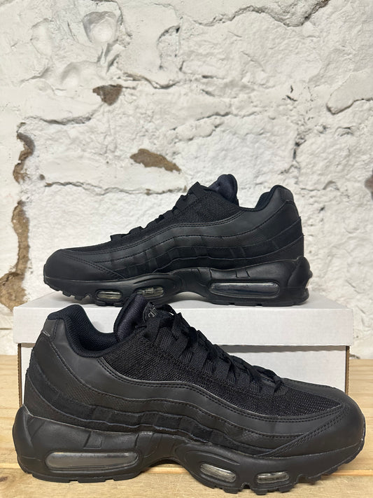 Nike Air Max 95 Triple Black Sz 10.5