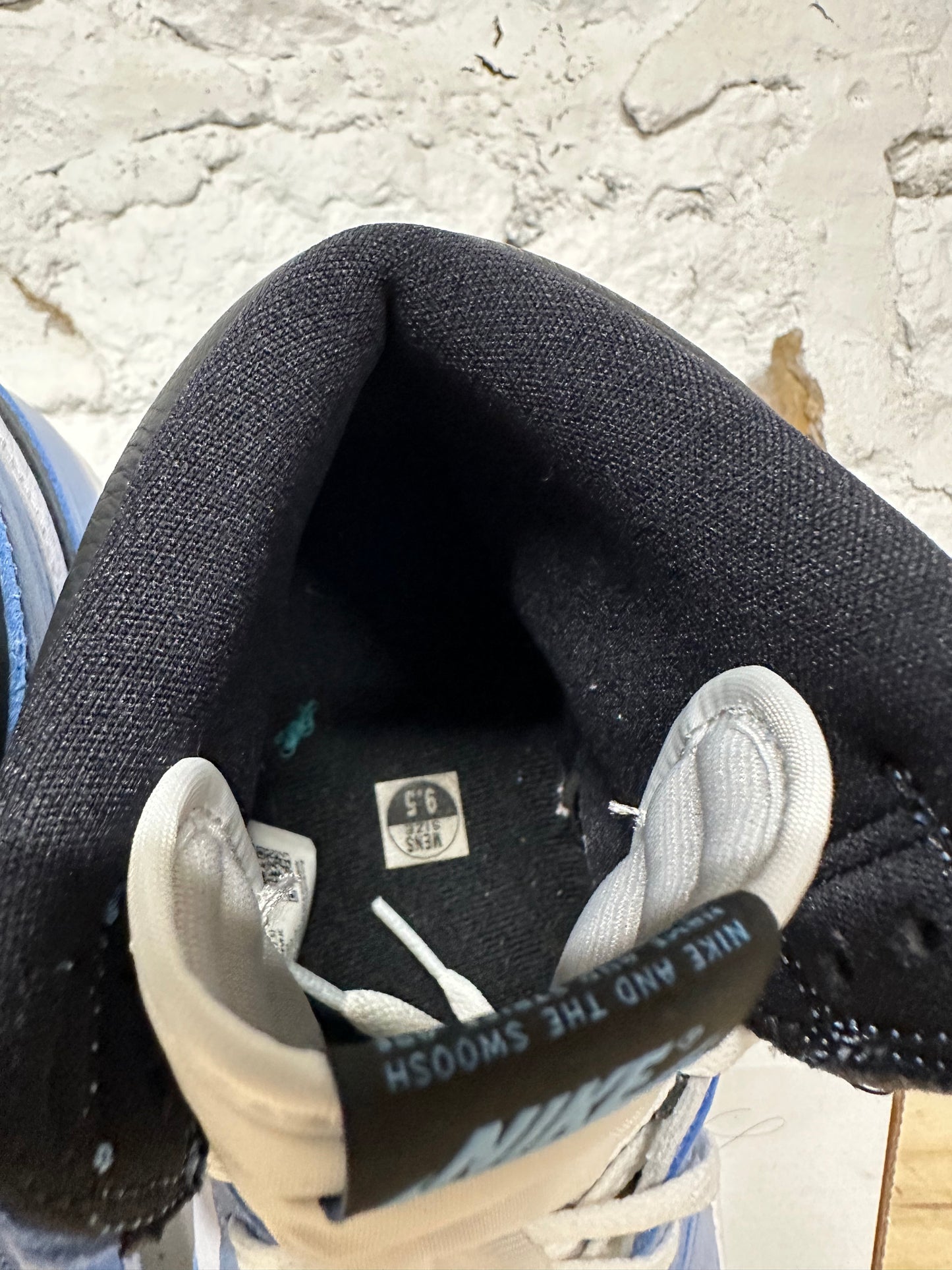 Air Jordan 1 University Blue Sz 9.5