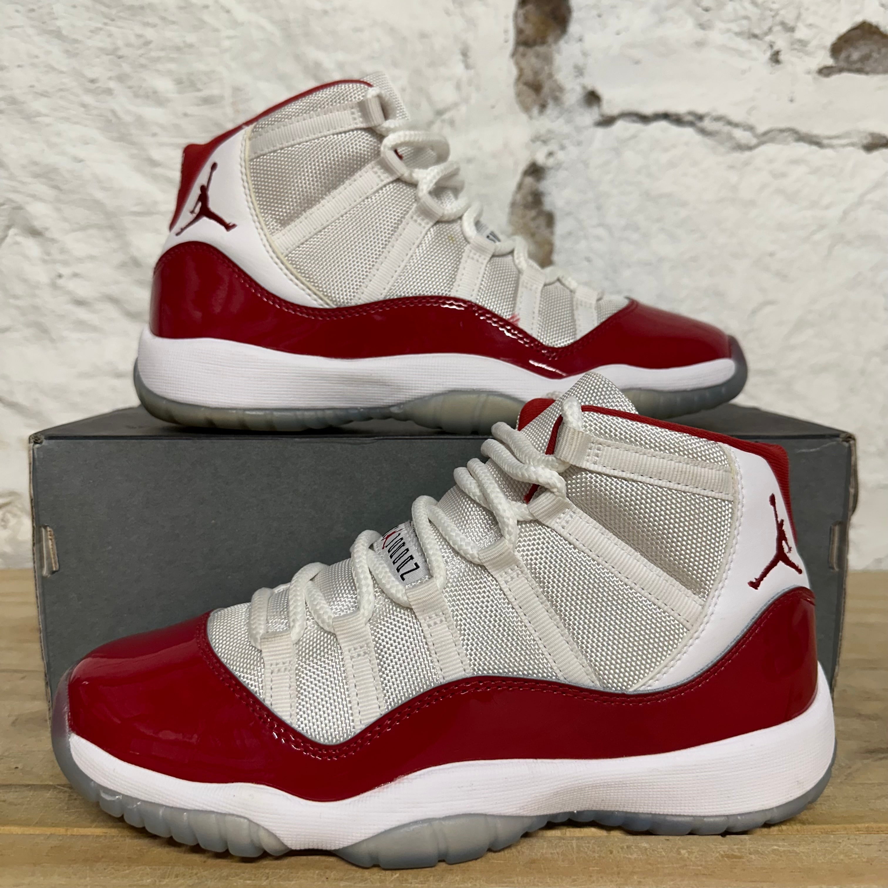 Air Jordan 11 High Cherry Sz 5.5Y