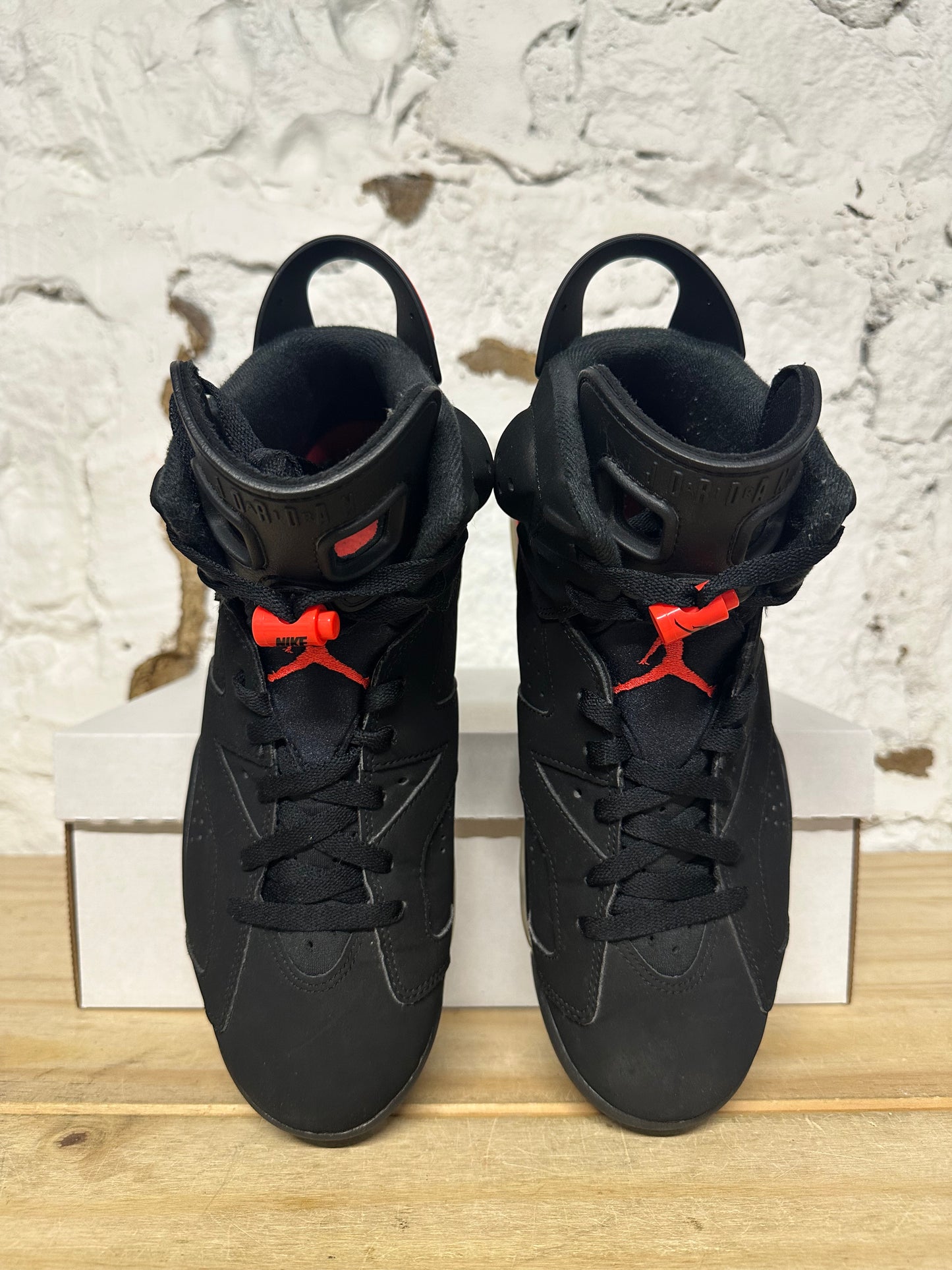 Air Jordan 6 Infrared (2019) Sz 9