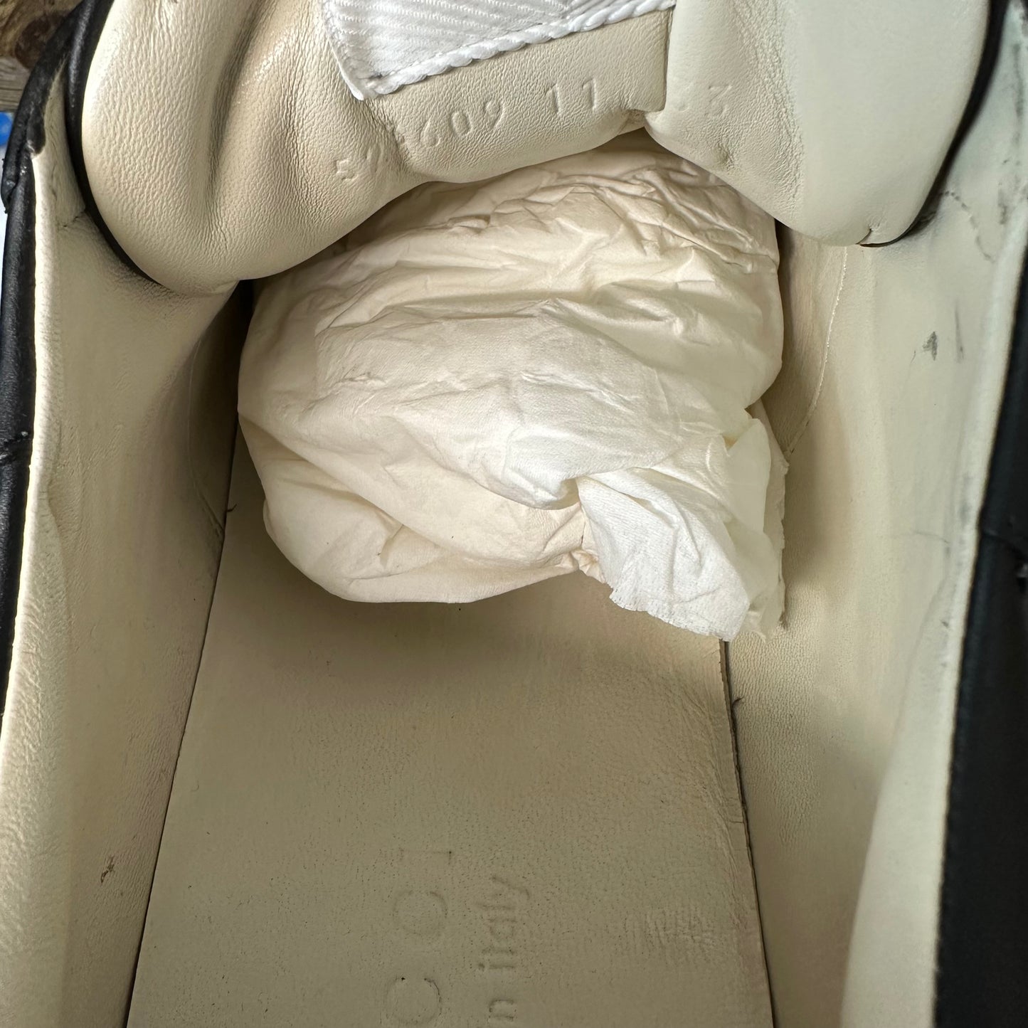 Gucci Rhyton White Red Logo Black Sneaker Sz 11