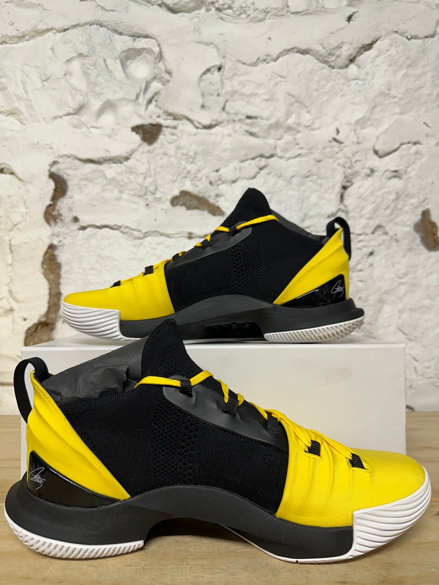 Under Armour Curry Icon 5 Custom Black Yellow Sz 10.5 DS