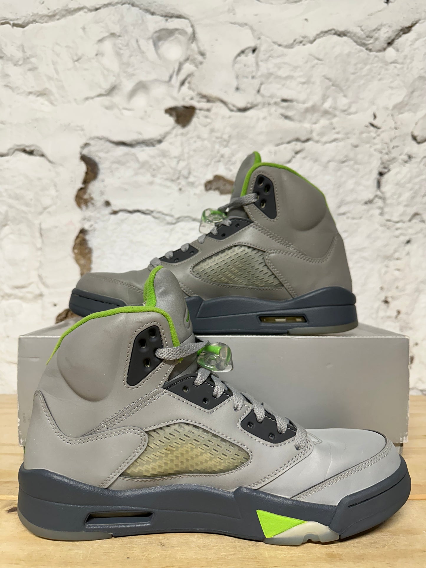 Air Jordan 5 Green Bean Sz 9