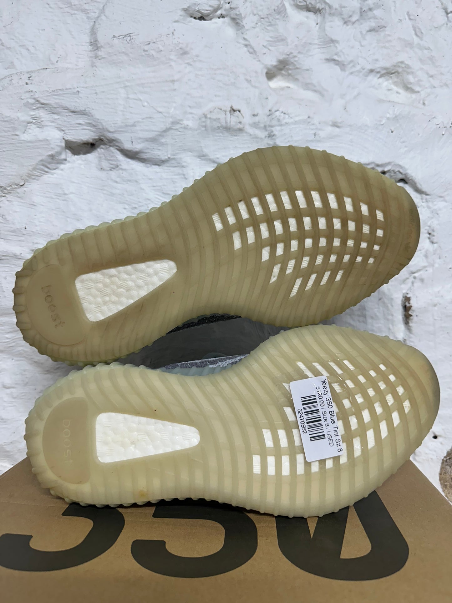 Yeezy 350 V2 Blue Tint Sz 8