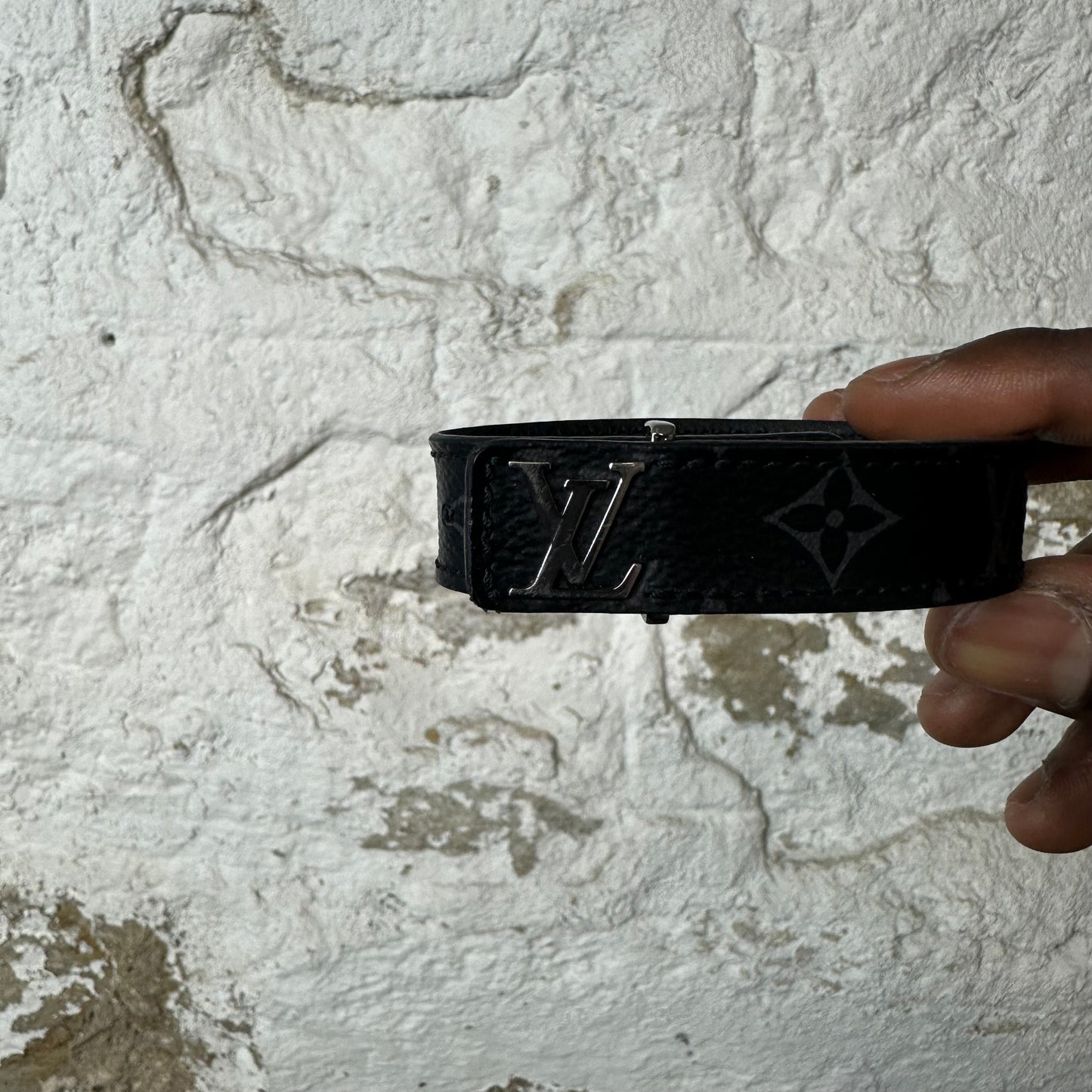 Louis Vuitton Graphite Slim Bracelet Sz (19)