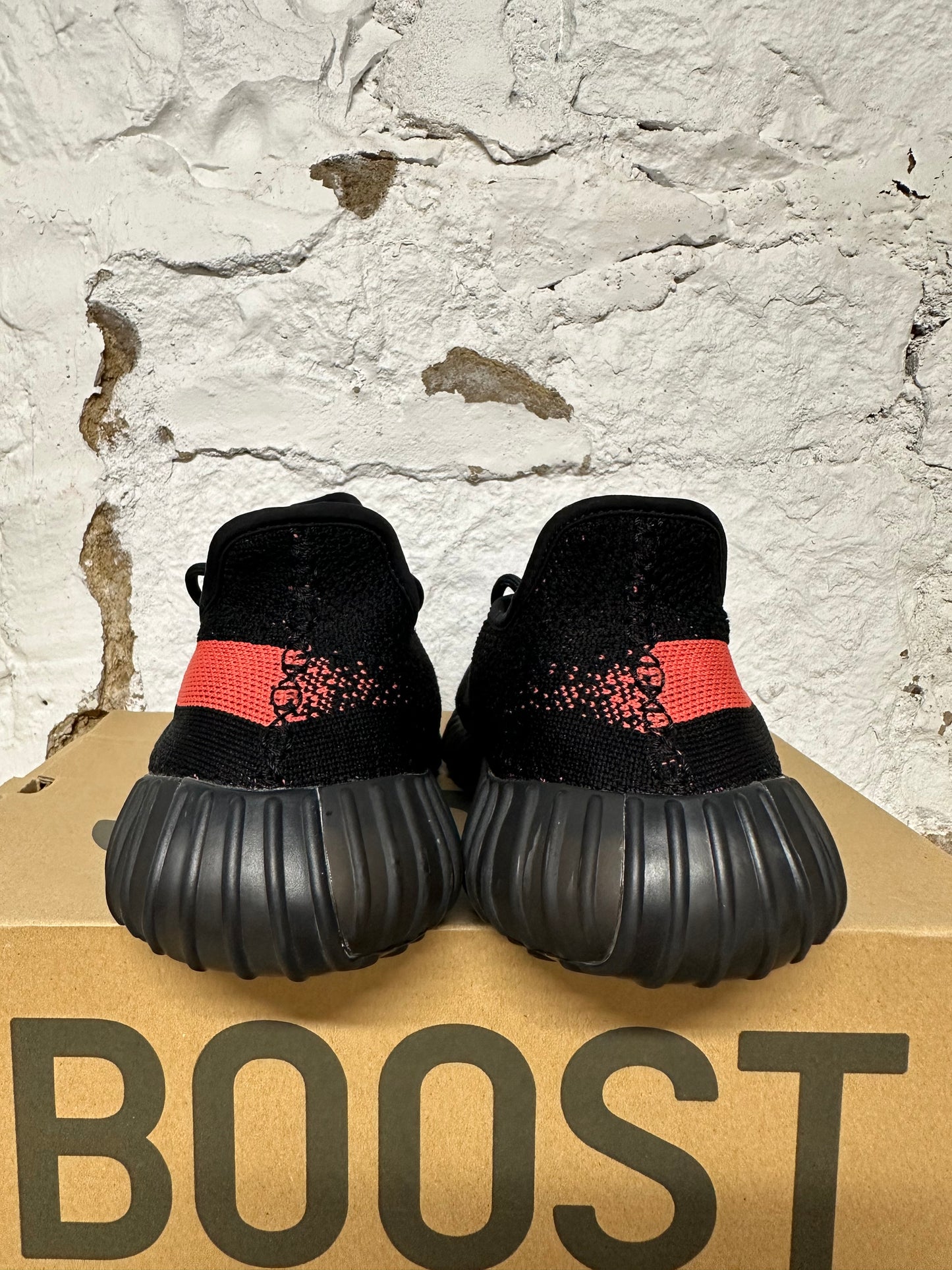 Yeezy 350 Core Black Red Sz 11.5
