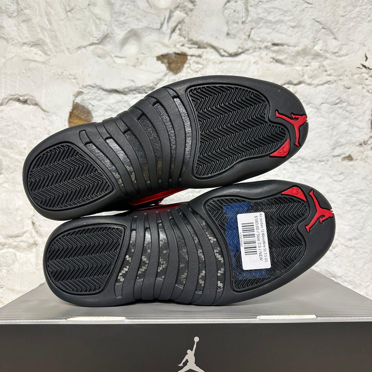 Air Jordan 12 Bloodline Sz 7.5 DS