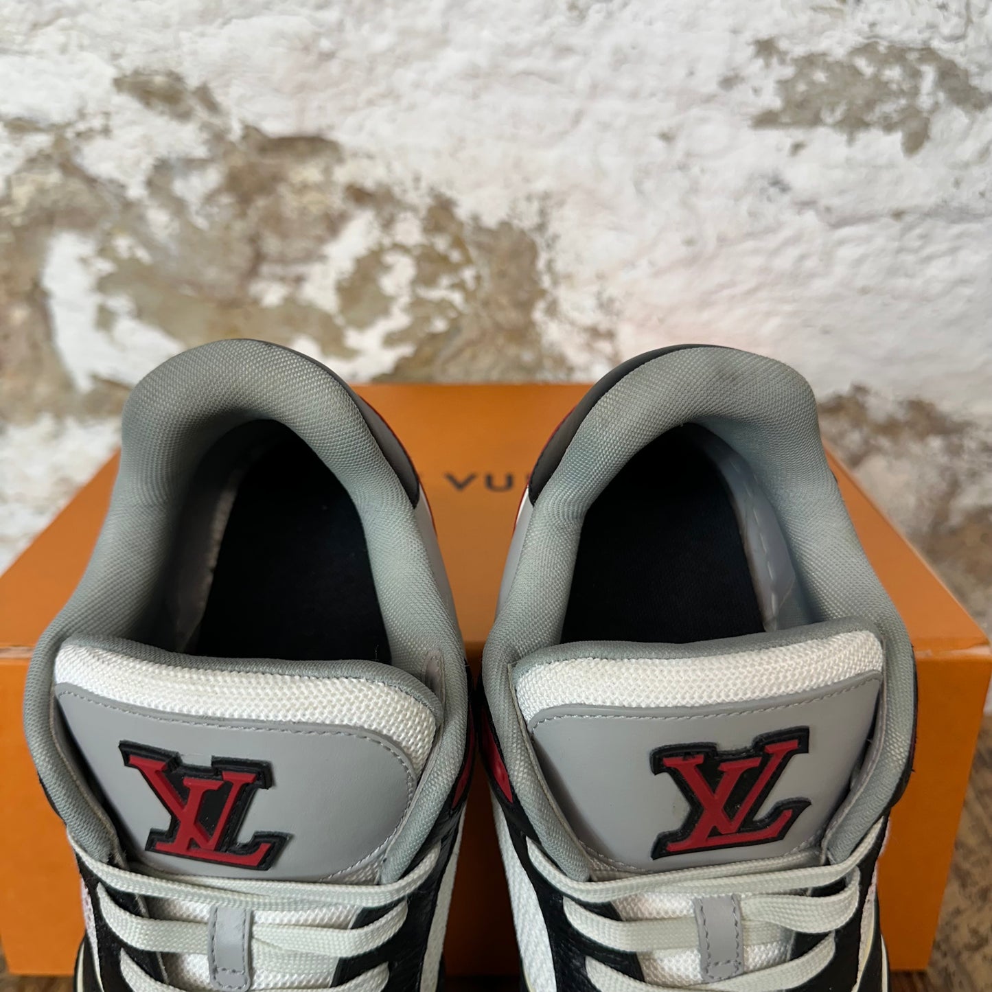 Louis Vuitton Grey Black White Strap Trainer Sz 8.5 (7LV)