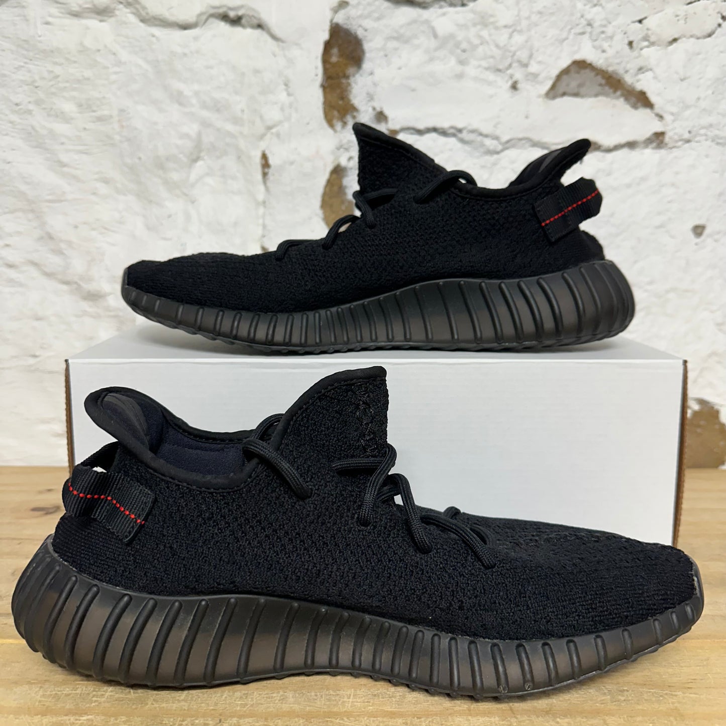 Yeezy 350 V2 Bred Sz 11