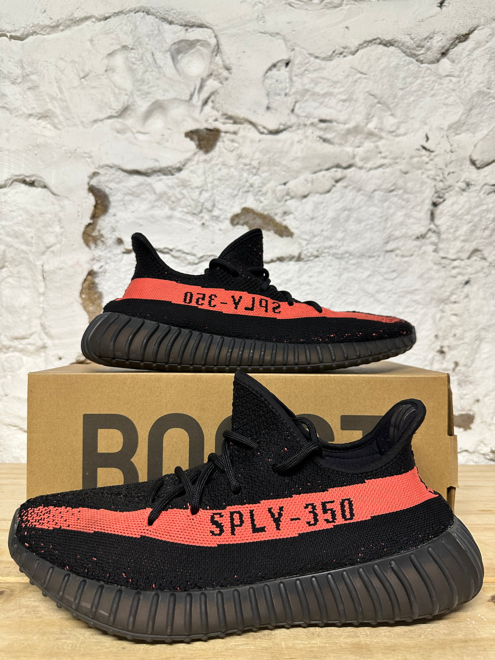 Yeezy 350 V2 Core Red Sz 10.5