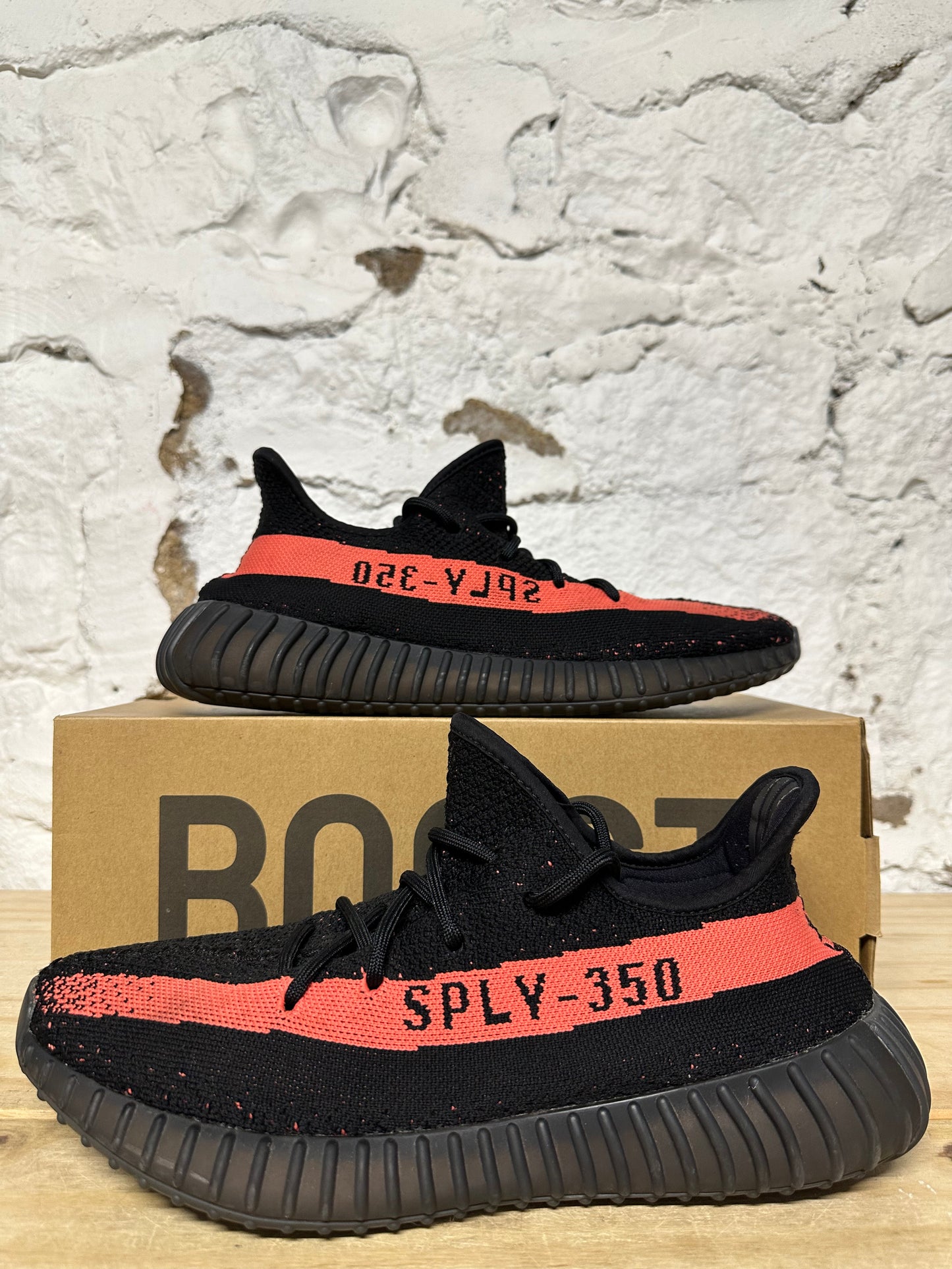 Yeezy 350 V2 Core Red Sz 10.5