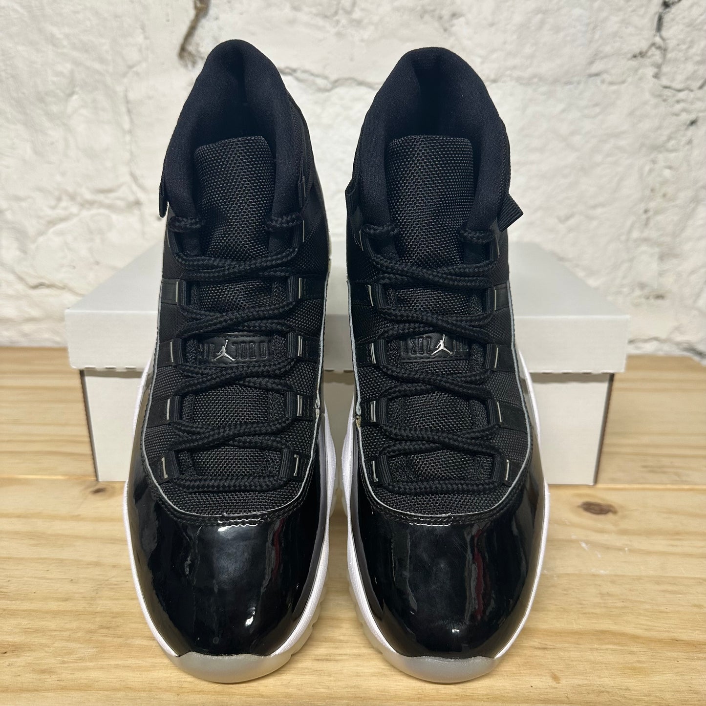 Air Jordan 11 Jubilee Sz 9 DS