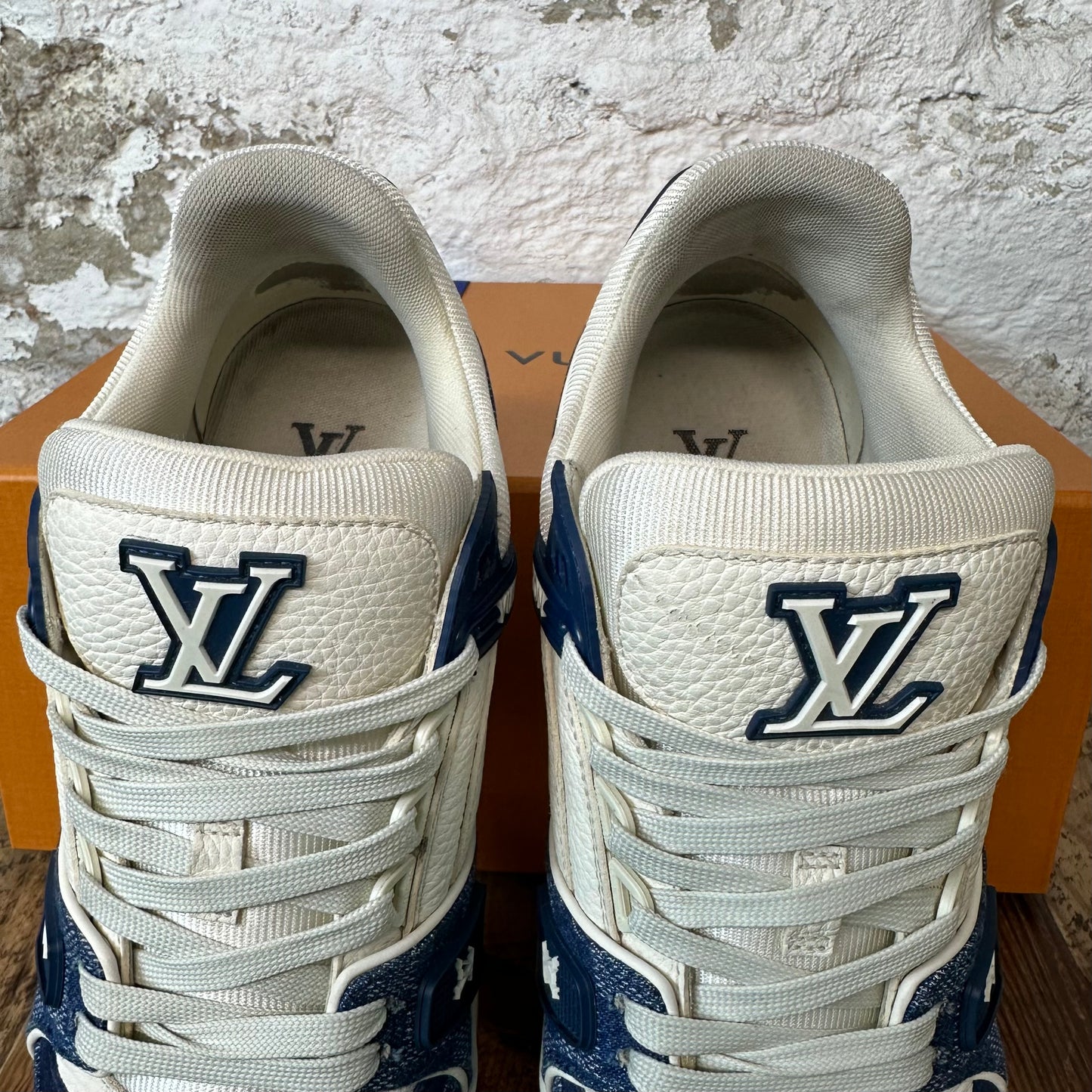 Louis Vuitton Denim Damier White Trainer Sz 7.5 (6LV)