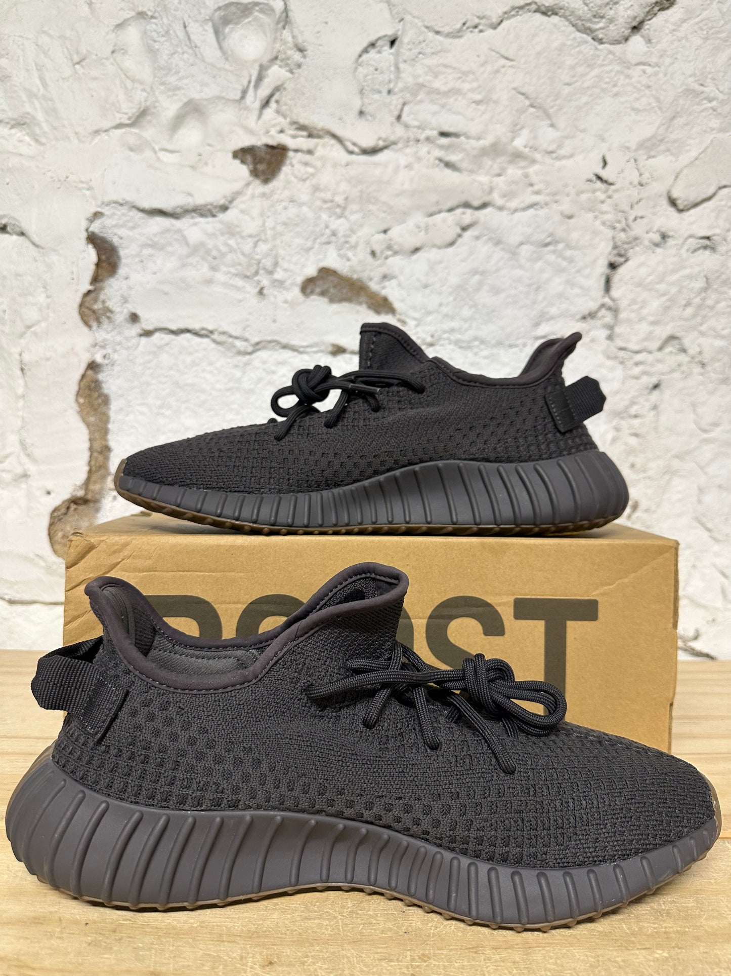 Yeezy 350 V2 Cinder Sz 10.5
