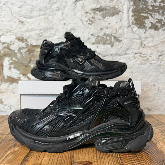 Balenciaga Runner Triple Black Sneaker Sz 8 (41)