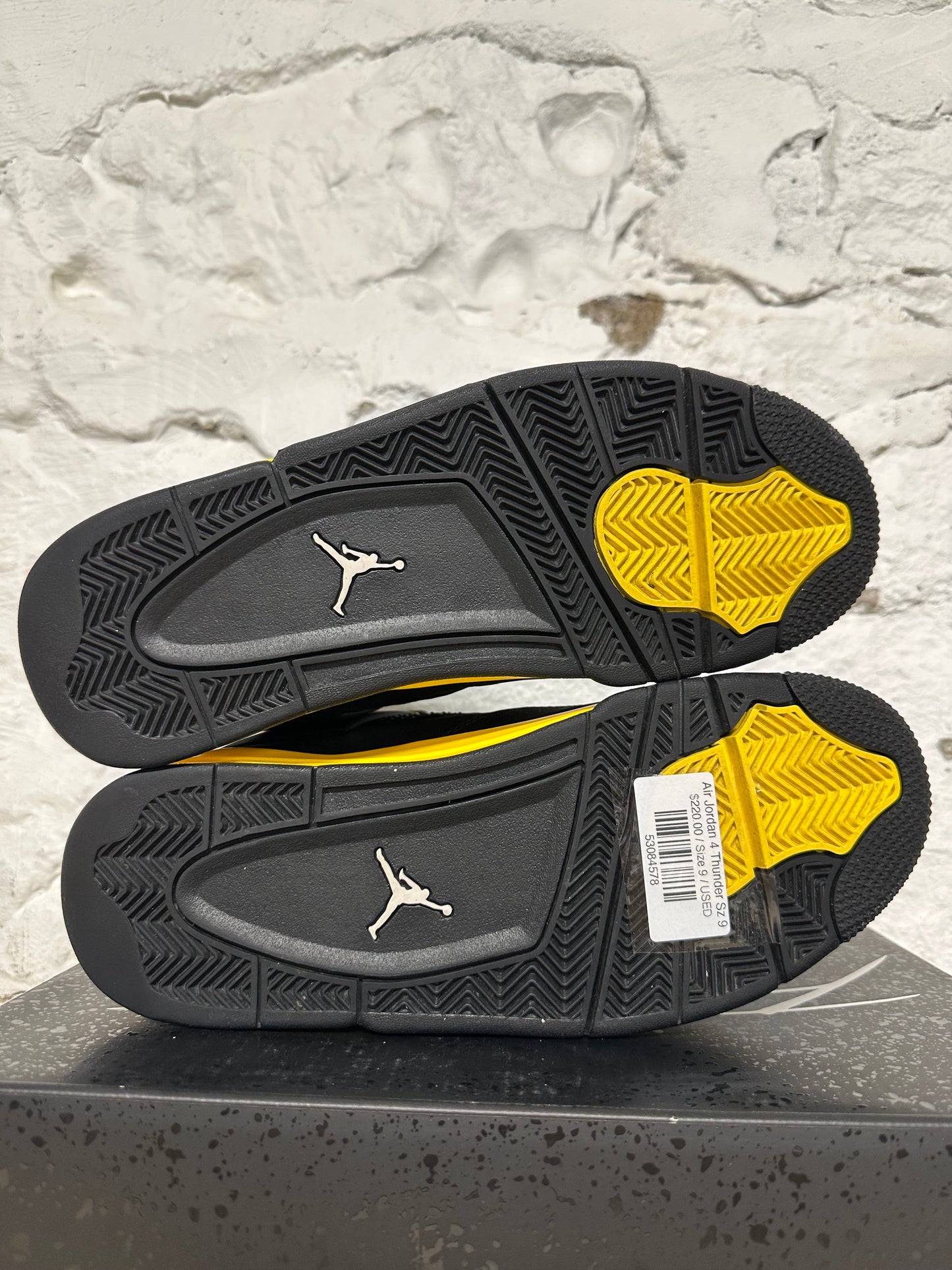 Air Jordan 4 Thunder Sz 9