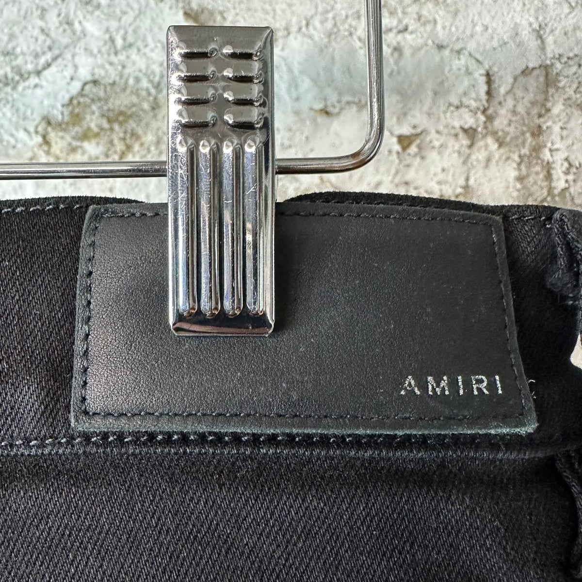 Amiri MX1 Aloha Patch Black Denim Jeans Sz 32