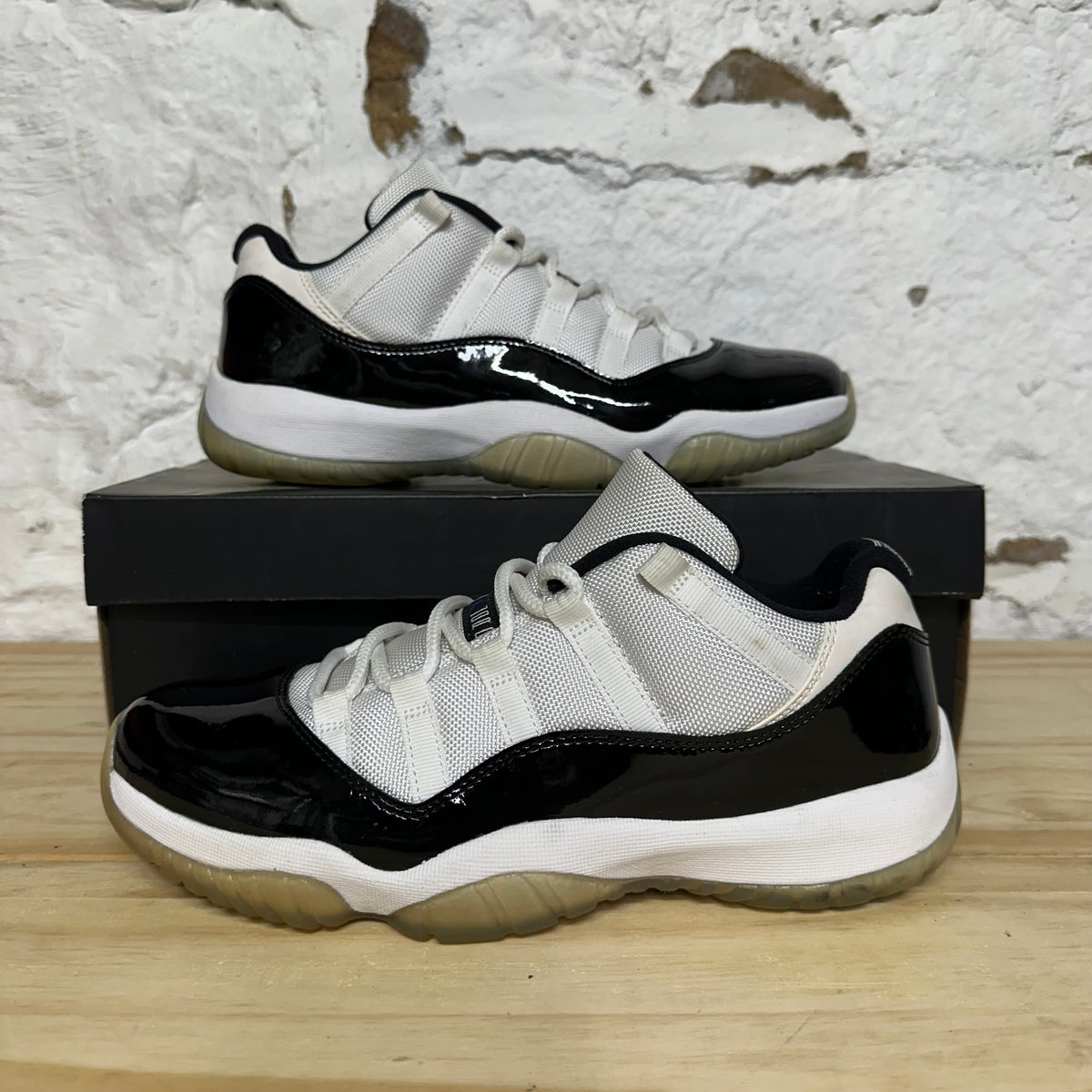 Air Jordan 11 Low Concord Sz 9