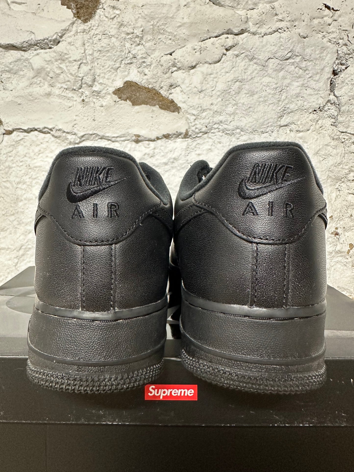 Nike Air Force 1 Low Supreme Black Sz 9