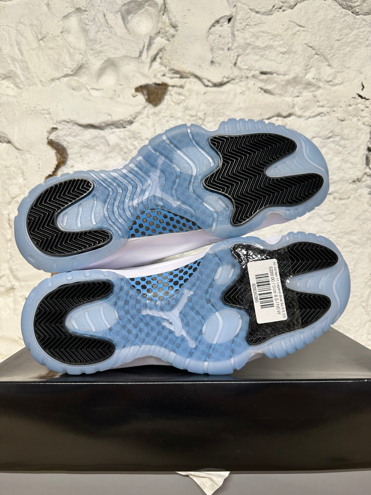 Air Jordan 11 Legend Blue Sz 8.5 DS