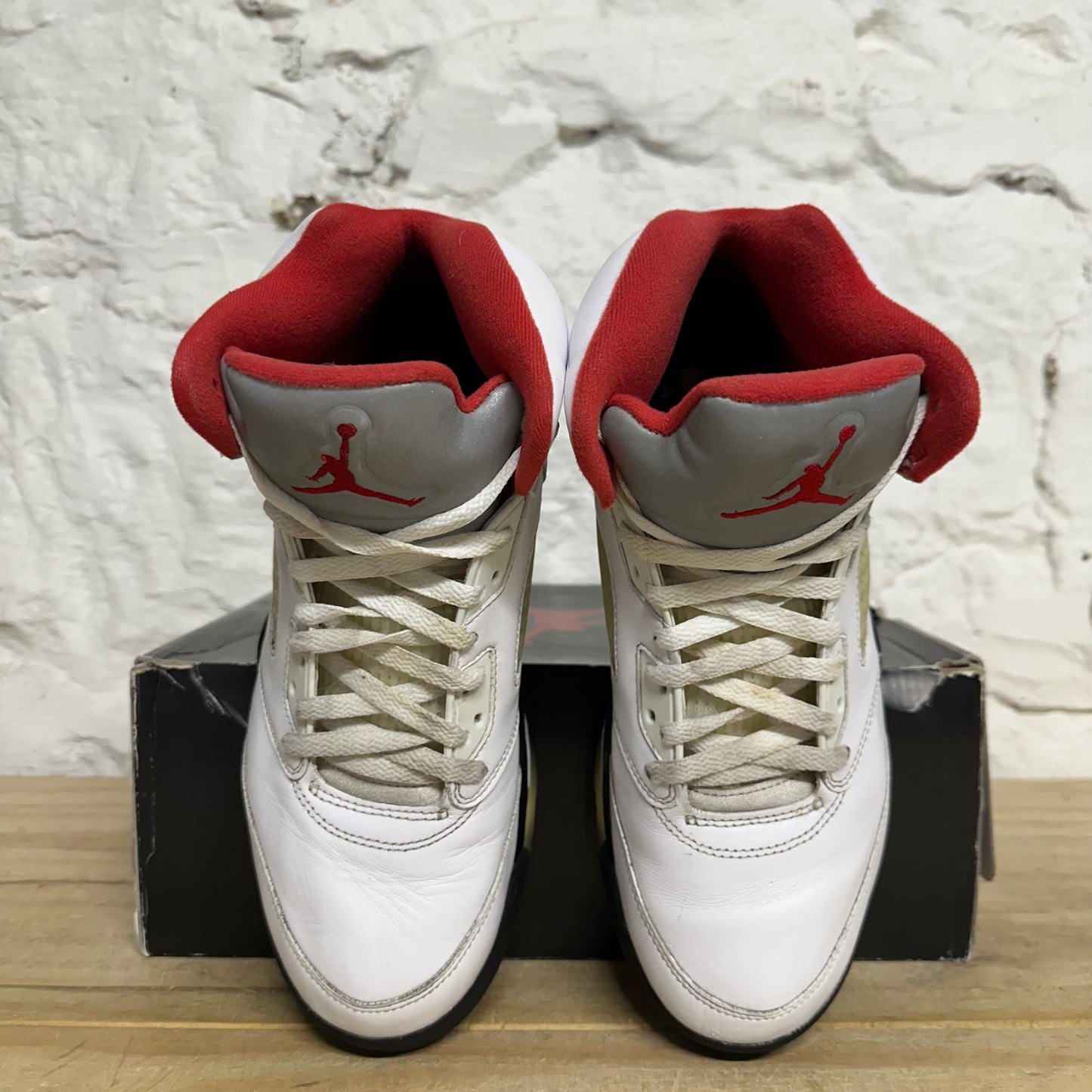 Air Jordan 5 Fire Red Sz 9.5