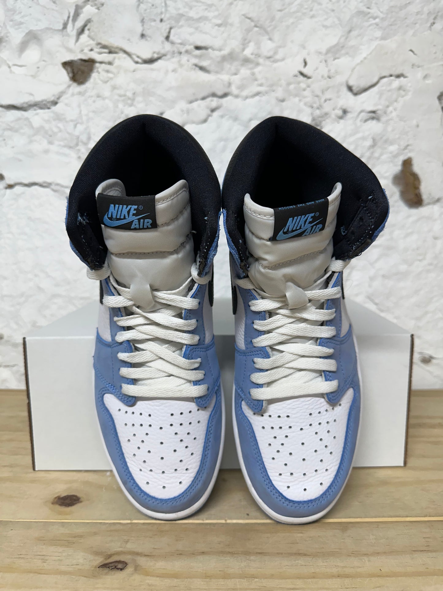 Air Jordan 1 University Blue Sz 9.5