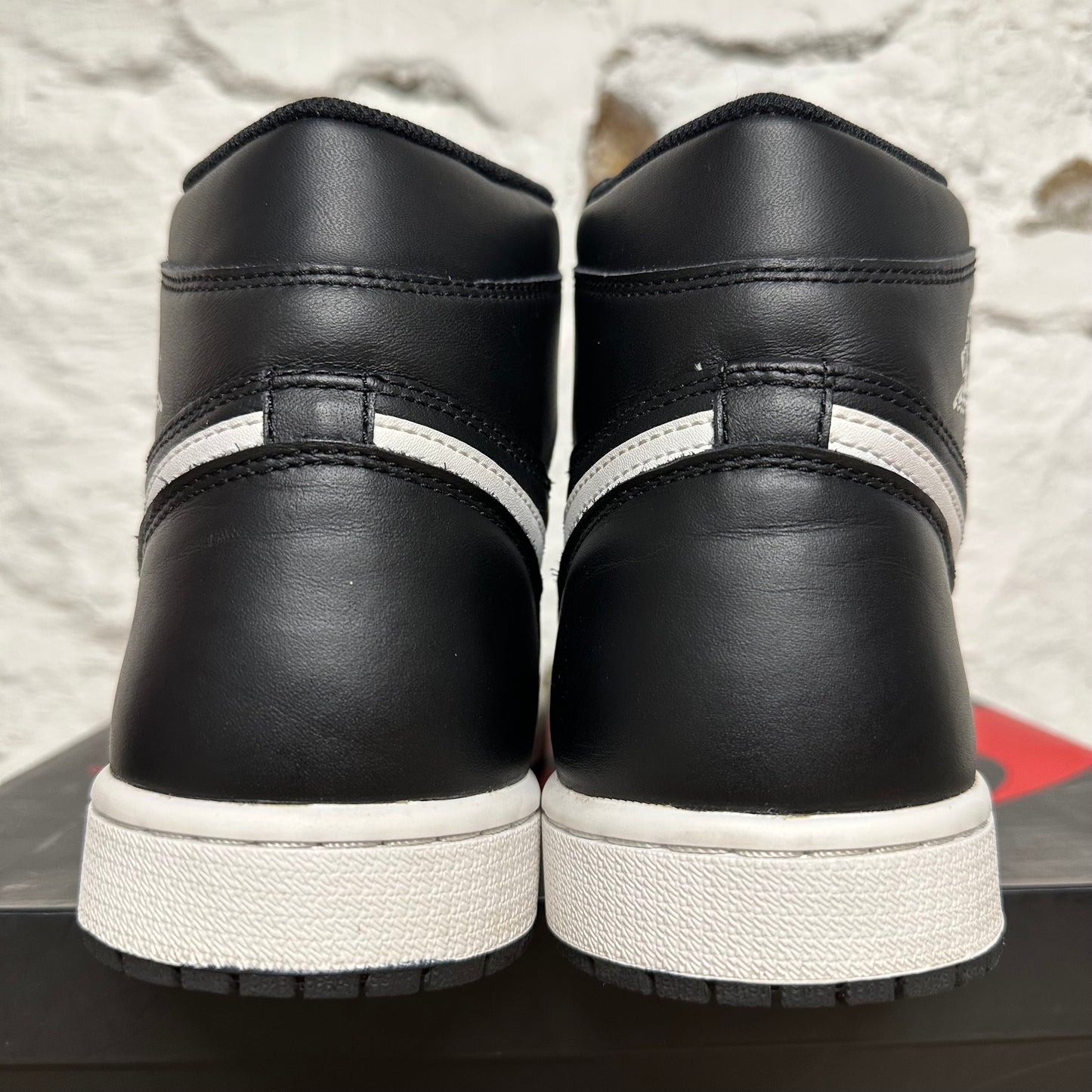Air Jordan 1 High Yin Yang Sz 10.5