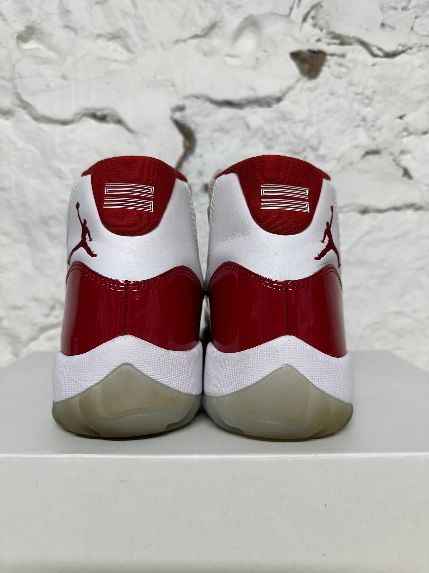Air Jordan 11 High Cherry Sz 9