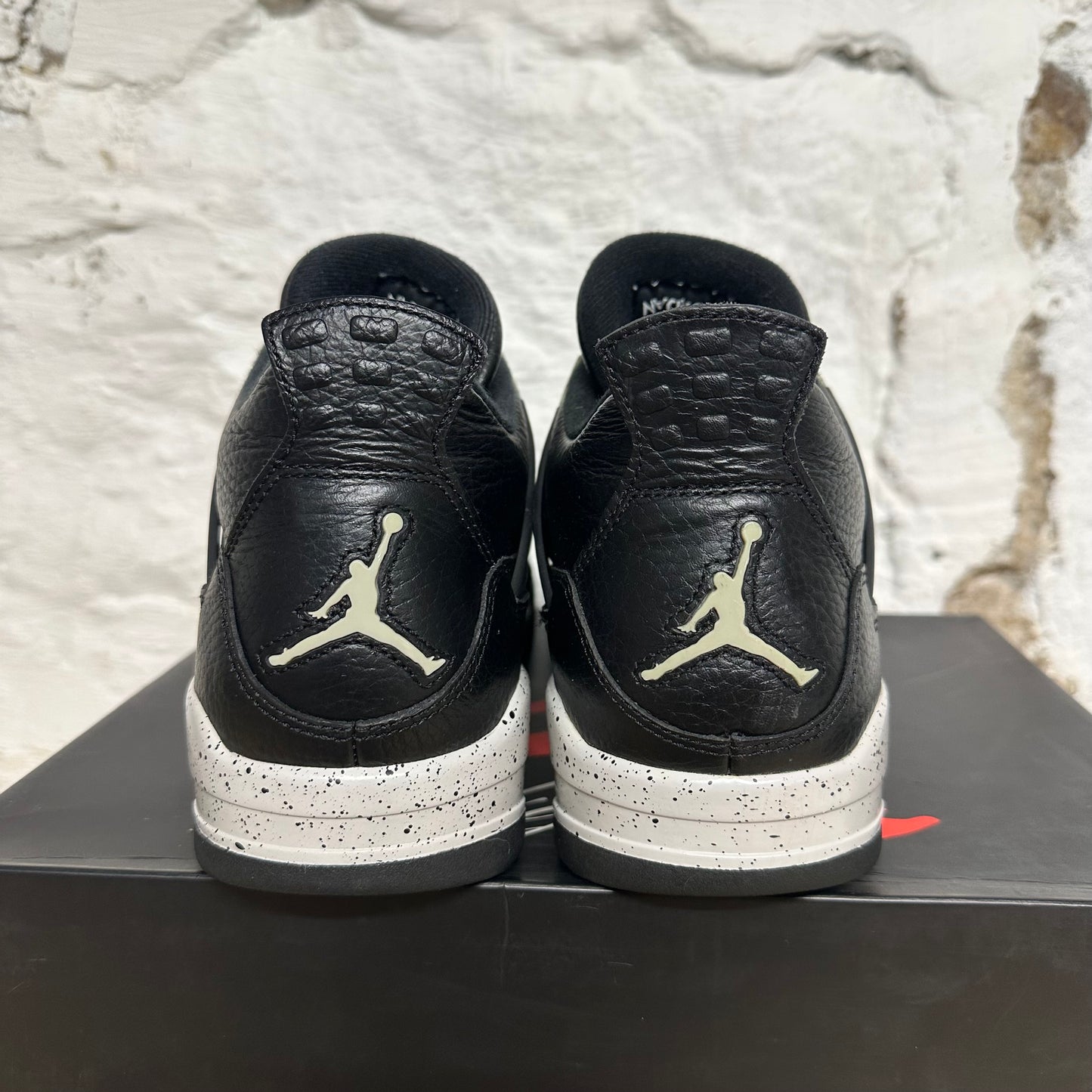 Air Jordan 4 Black Oreo Sz 12