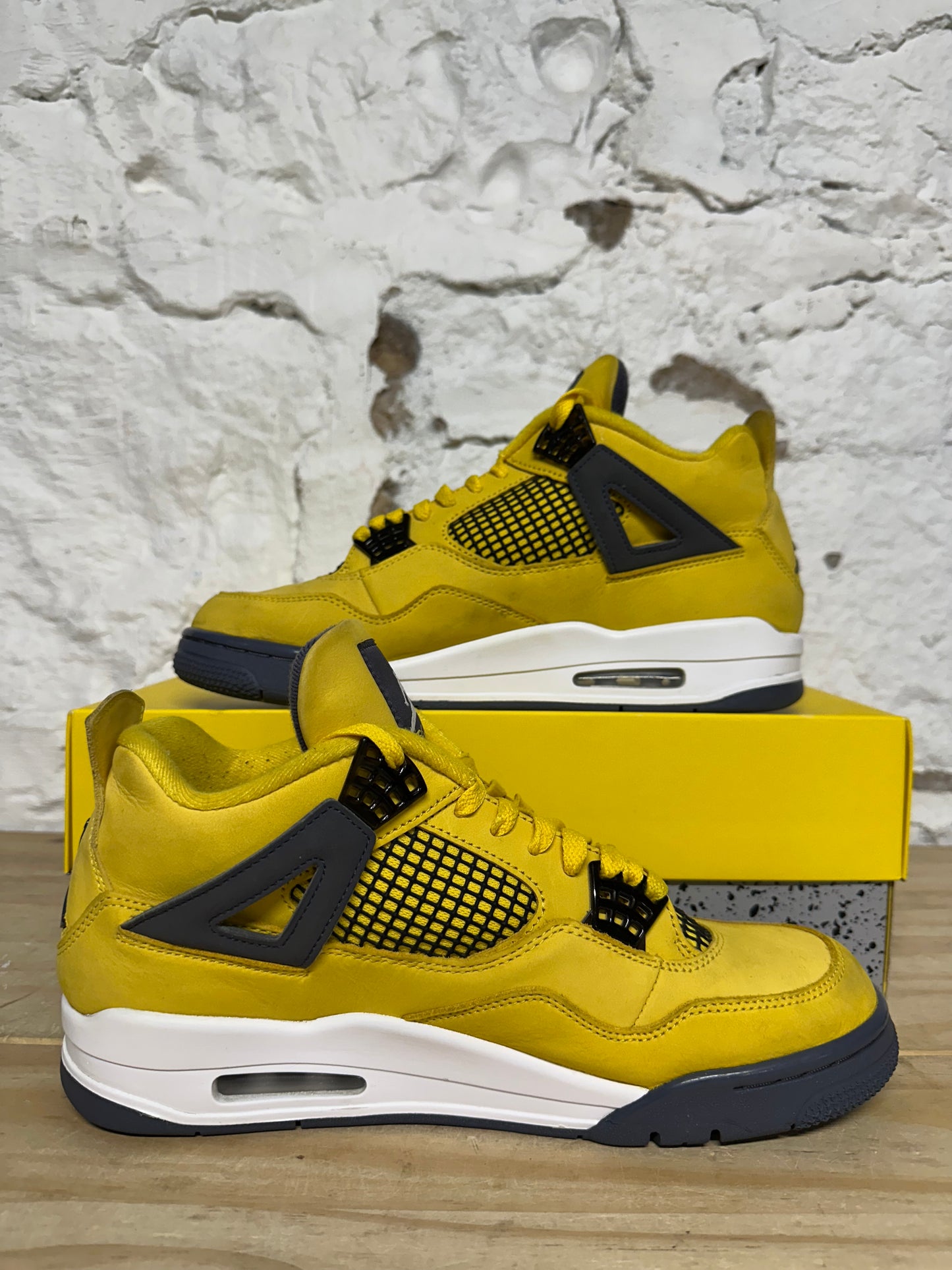 Air Jordan 4 Lightning Sz 10